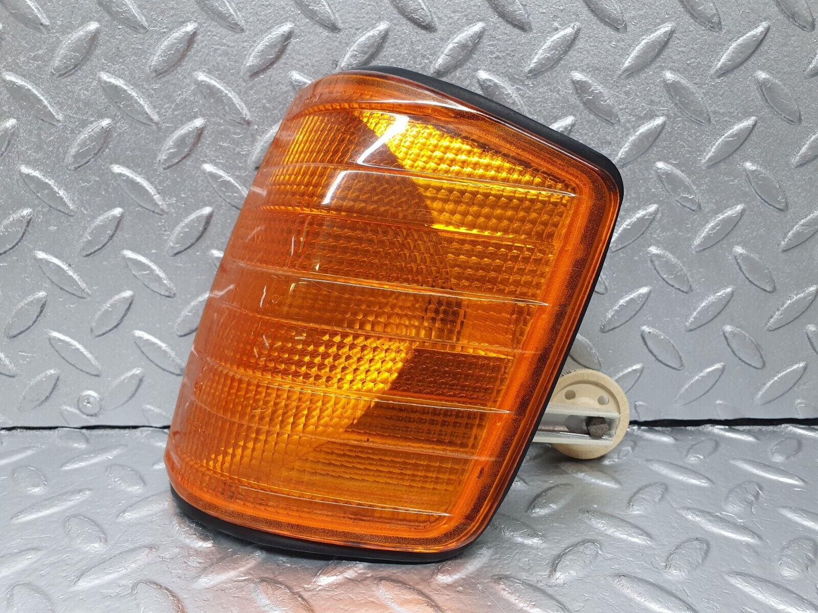 42784 Mercedes-Benz W201 190 2.0L Indicator Light Front Left Bosch 1305232911