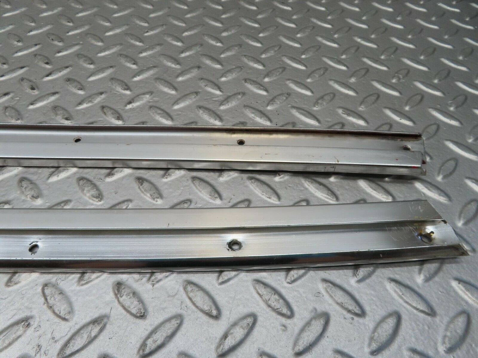 15588 Mercedes-Benz R107 450SL Roof Chrome Moulding Trim Left And Right