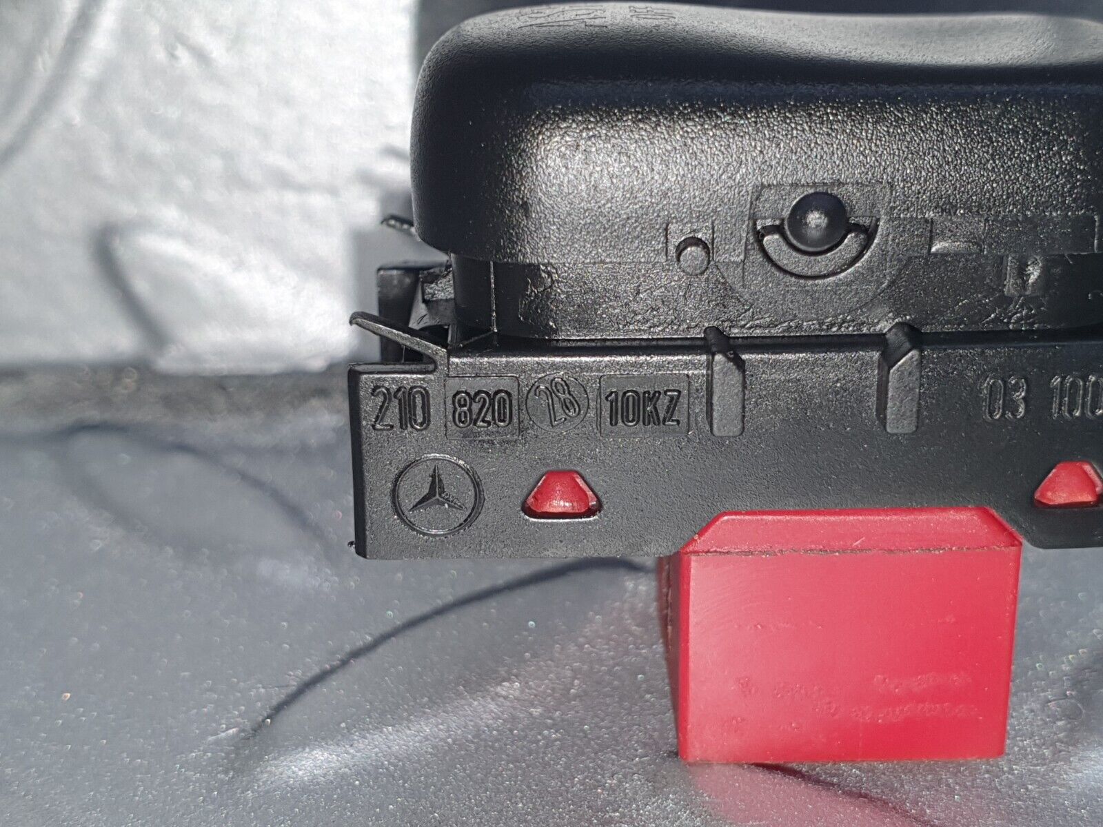 42050 Mercedes-Benz W202 C200 ASR Switch 2108202810