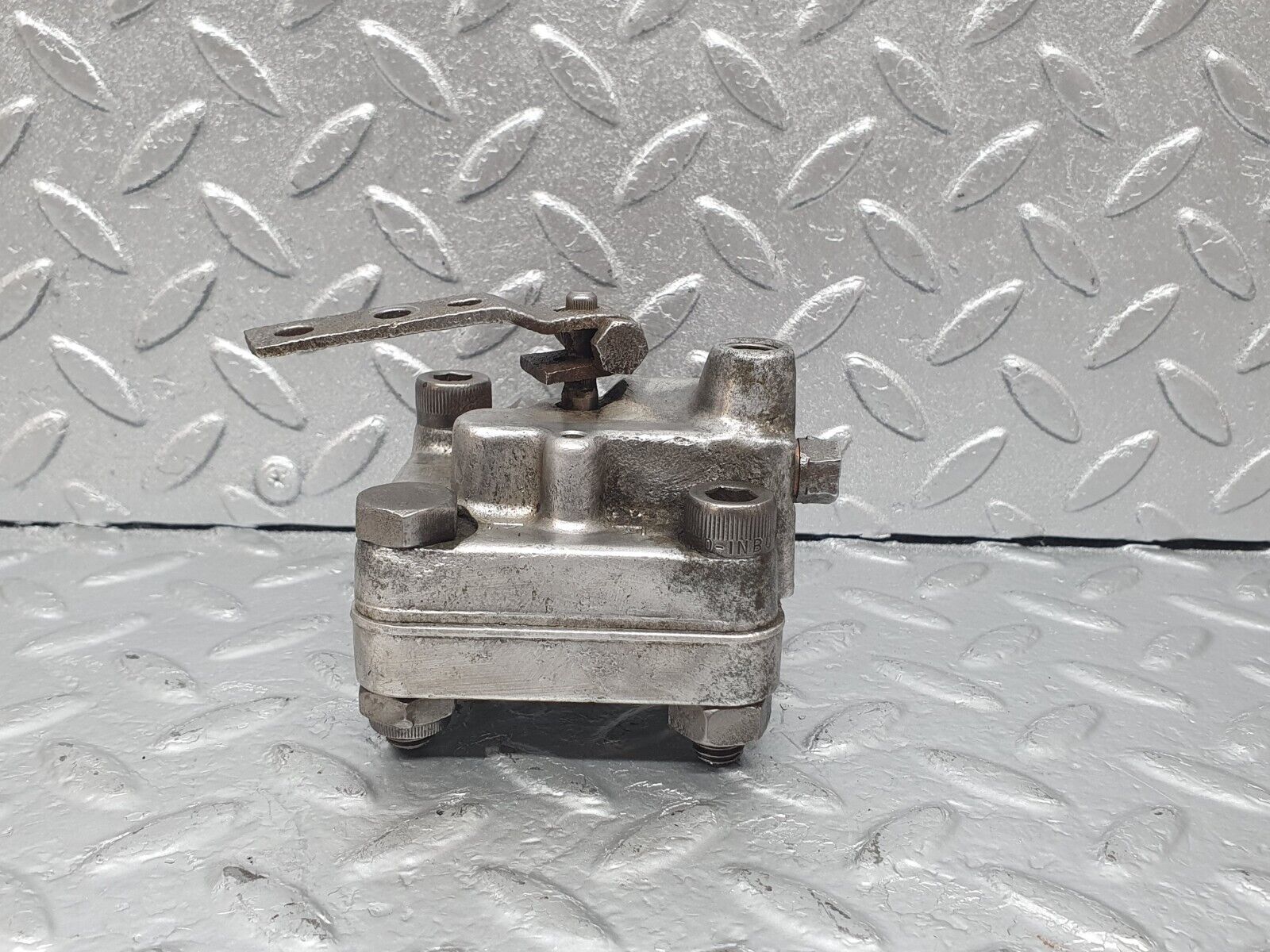 43649 Mercedes-Benz C126 380SEC Coupe Suspension Levelling Valve 1153280521