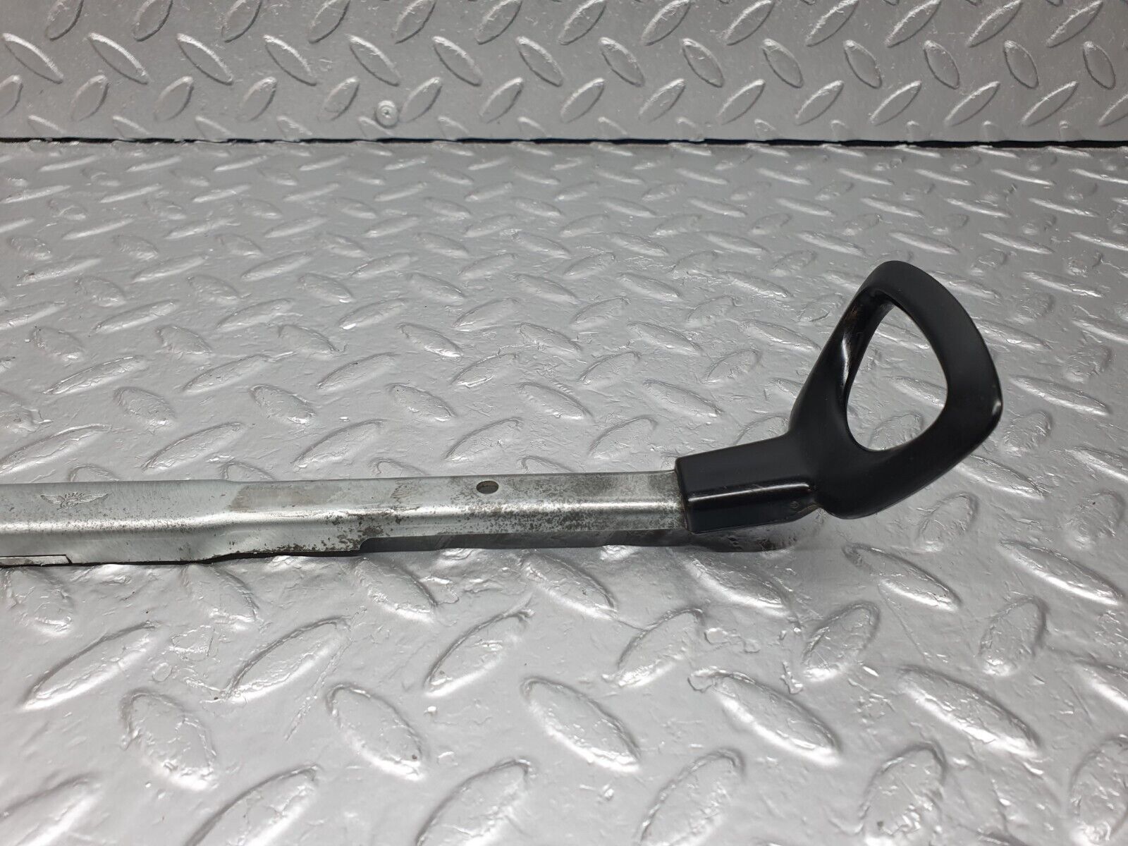 43096 Mercedes-Benz W108 280SE Front Left Seat Side Sliding Adjust Handle