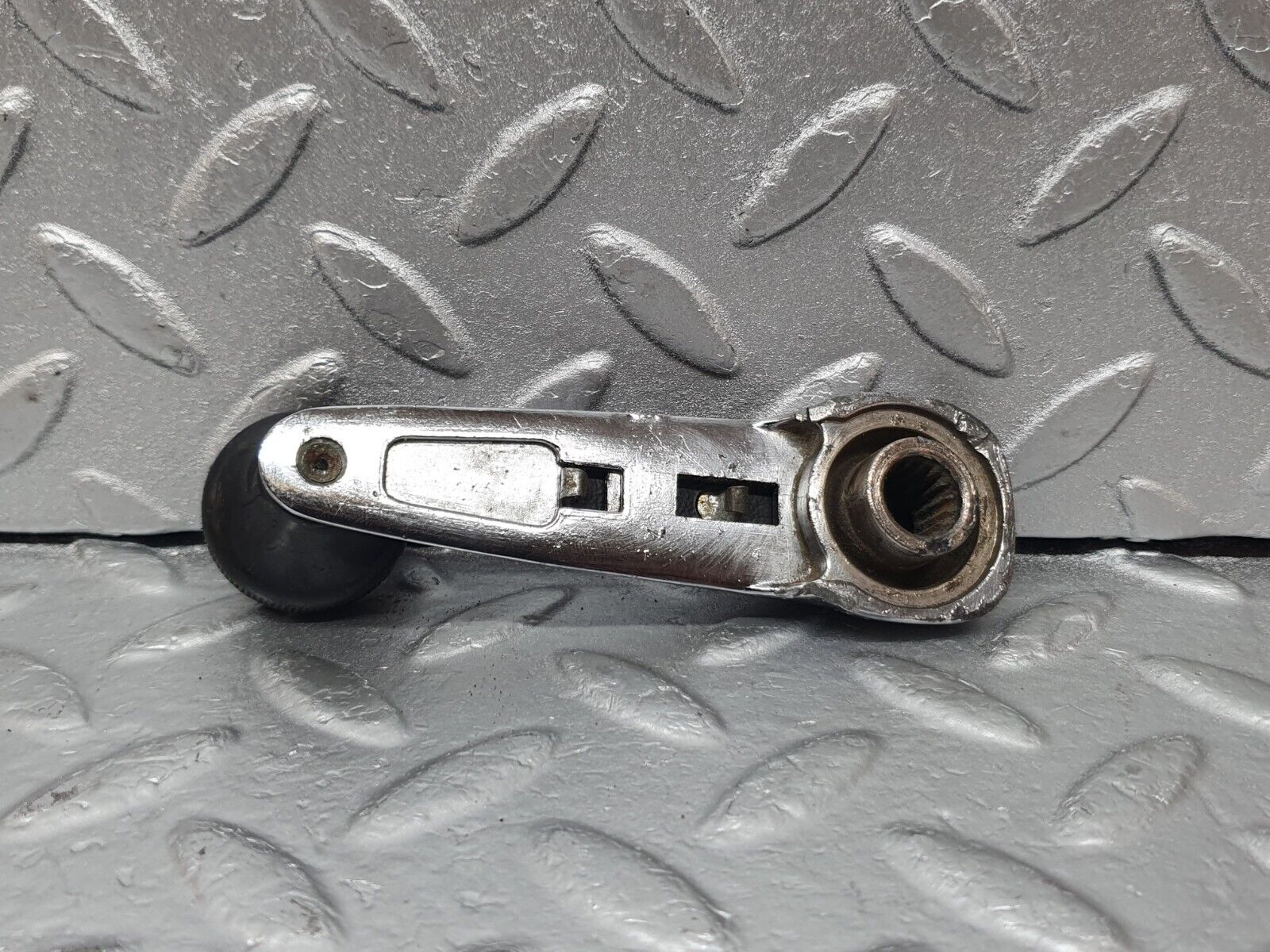 43418 Mercedes-Benz W108 280SE Window Lifter Crank Handle