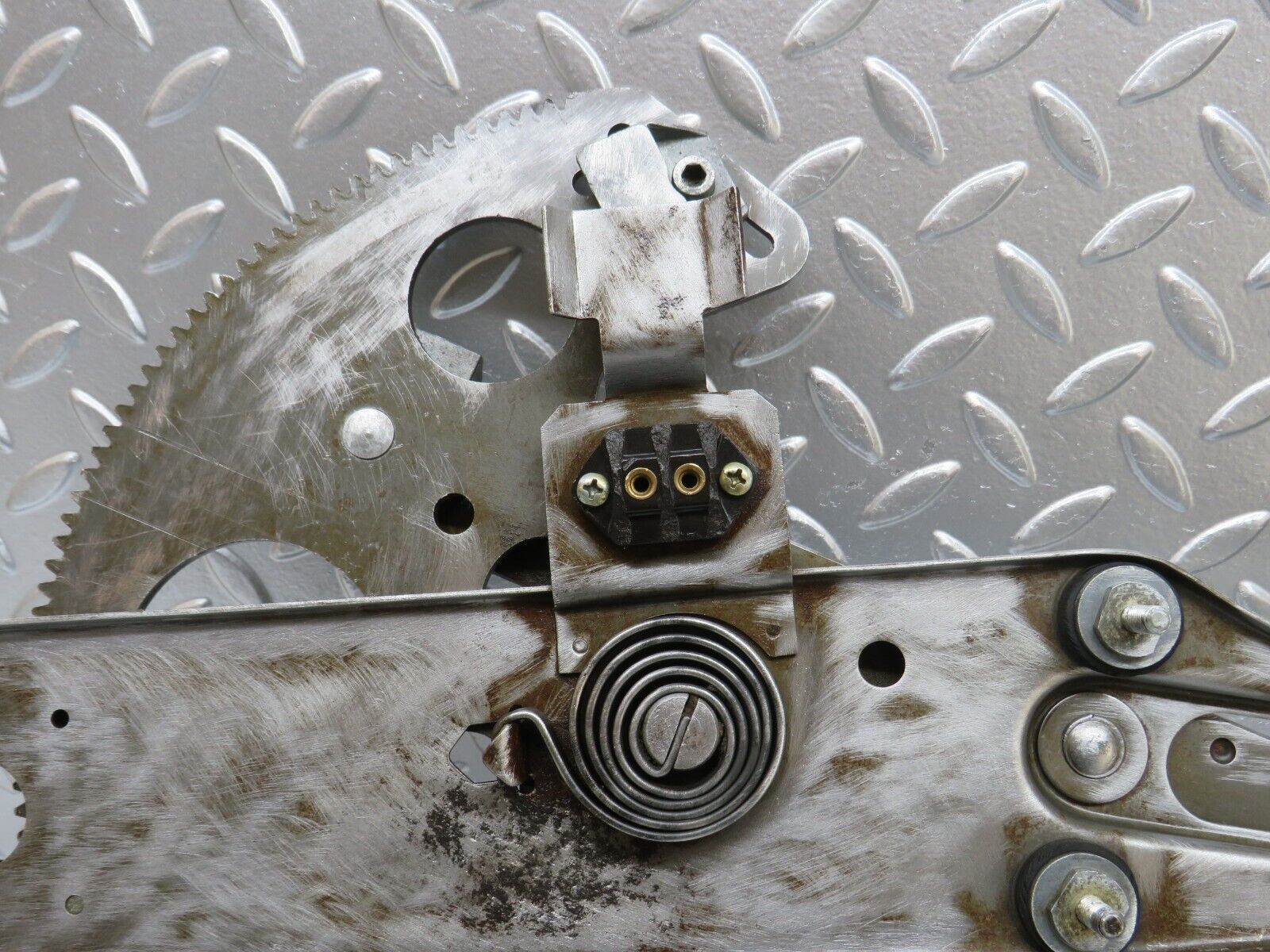 25078 Mercedes-Benz R107 C107 Front Left Power Window Regulator 1077200746