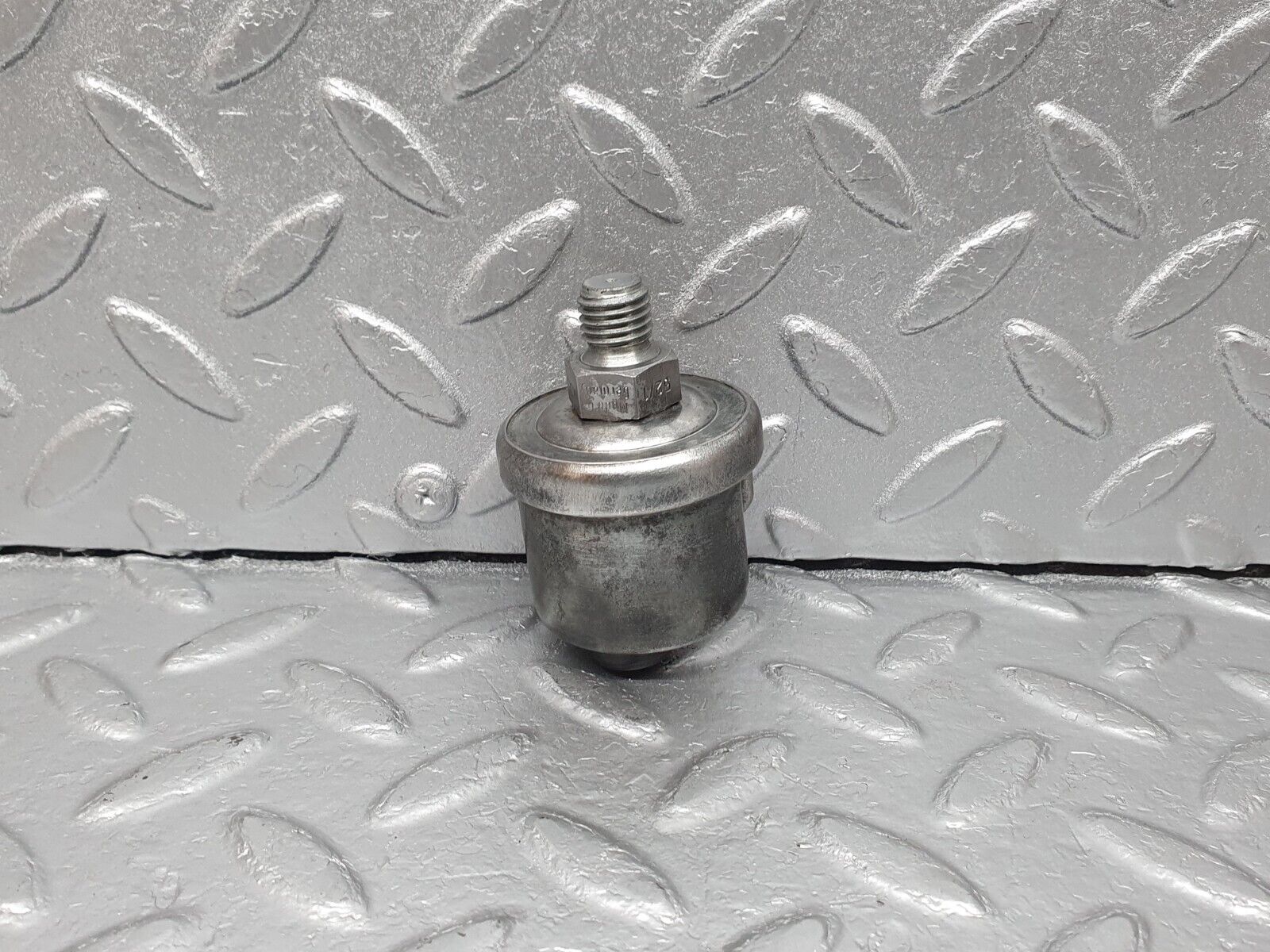 41662 Mercedes-Benz W124 200E Oil Pressure Sensor VDO