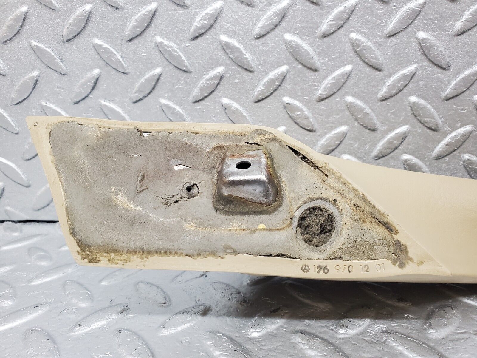 45613 Mercedes-Benz W126 420SE Rear Right Interior Door Handle Beige 1269701201