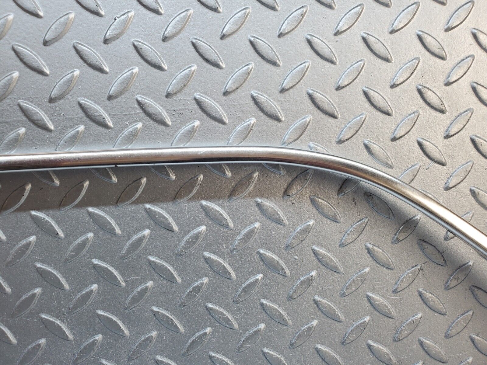 45996 Mercedes-Benz W126 420SE Roof Chrome Trim Left Side