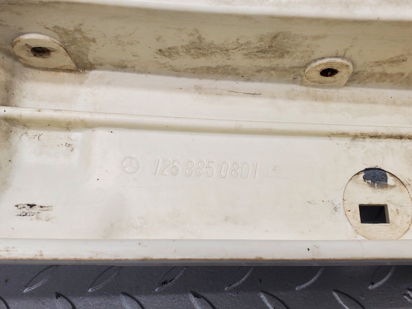 46098 Mercedes-Benz W126 420SE Front Bumper Bracket Reinforcement 1268850801