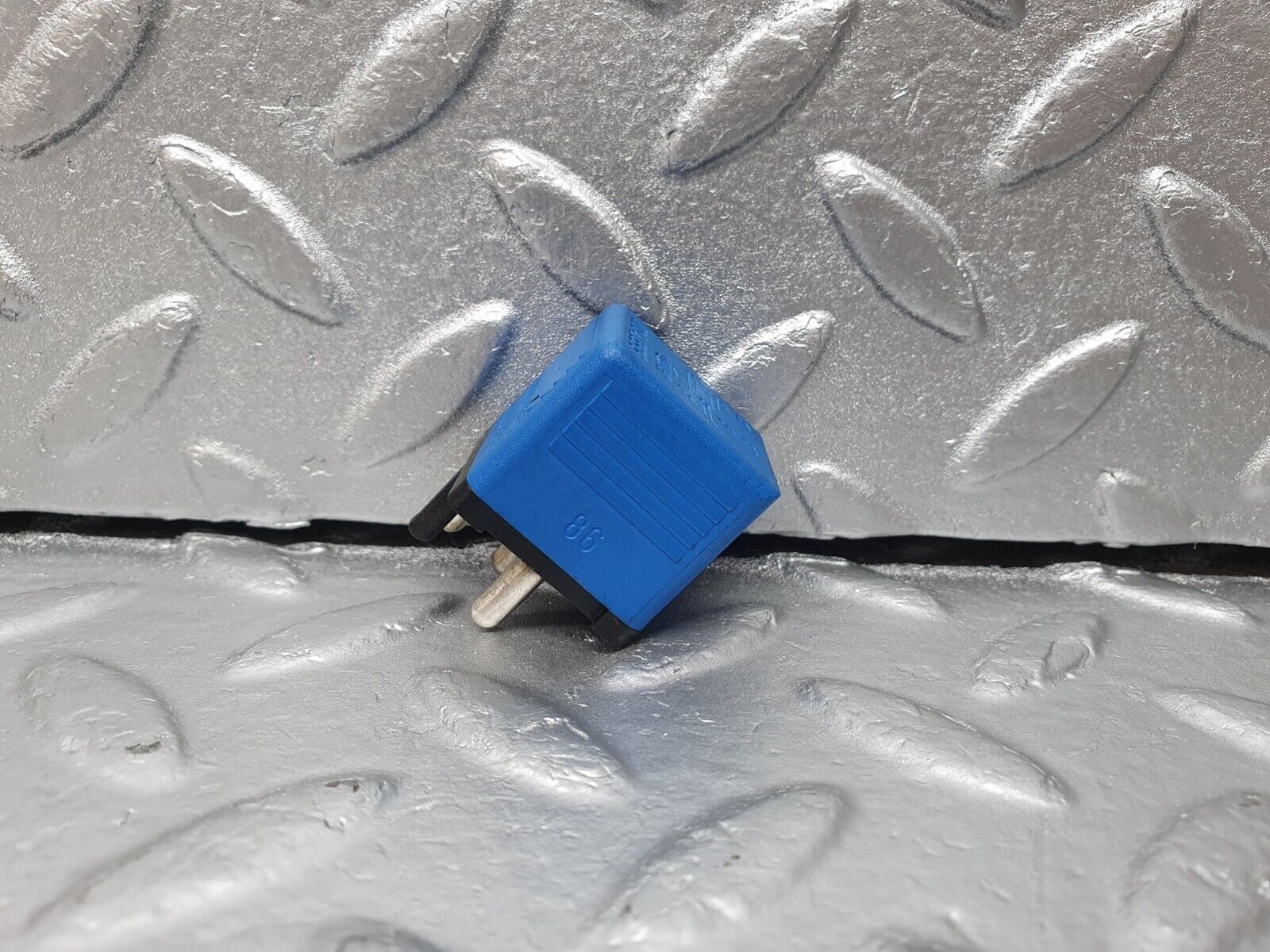 42249 Mercedes-Benz R129 320SL Coupe Multi Purpose Relay 0015429919