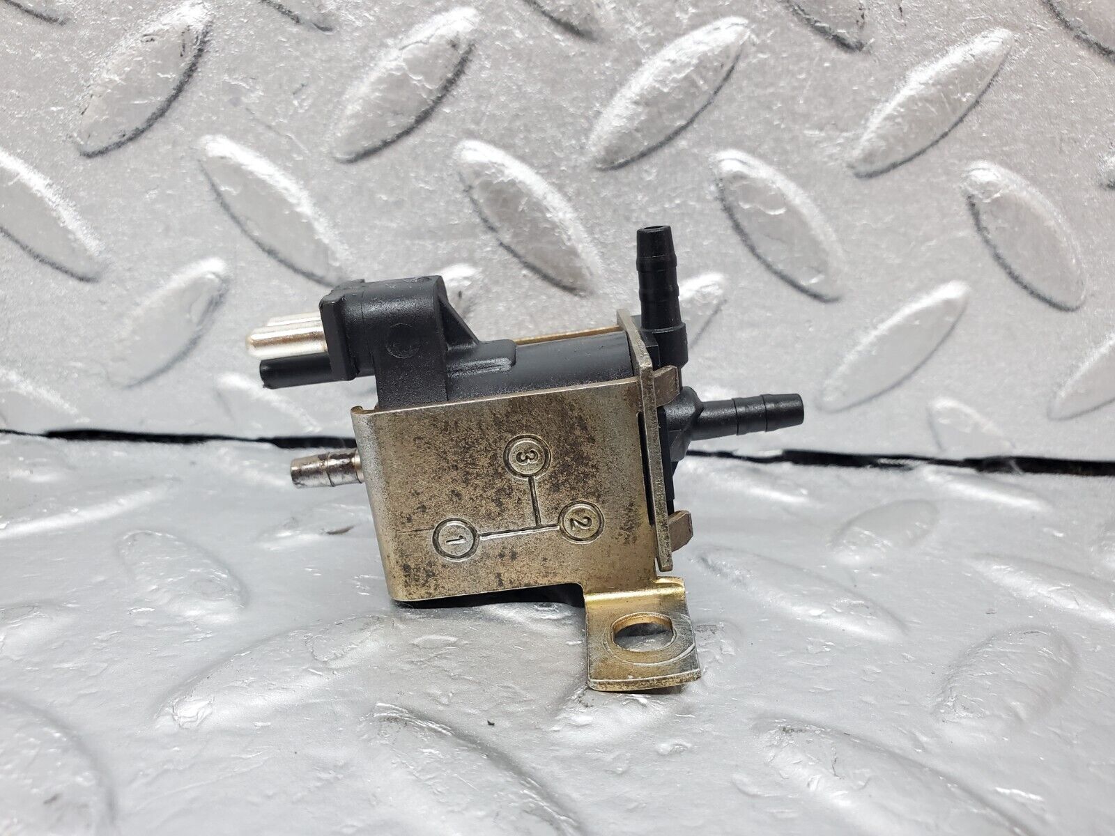 44955 Mercedes-Benz R129 300SL Coupe Vacuum Control Valve Pierburg 0015407097