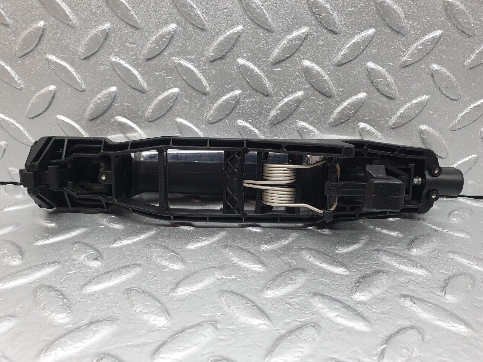 42038 Mercedes-Benz W202 C200 Rear Right Exterior Door Handle