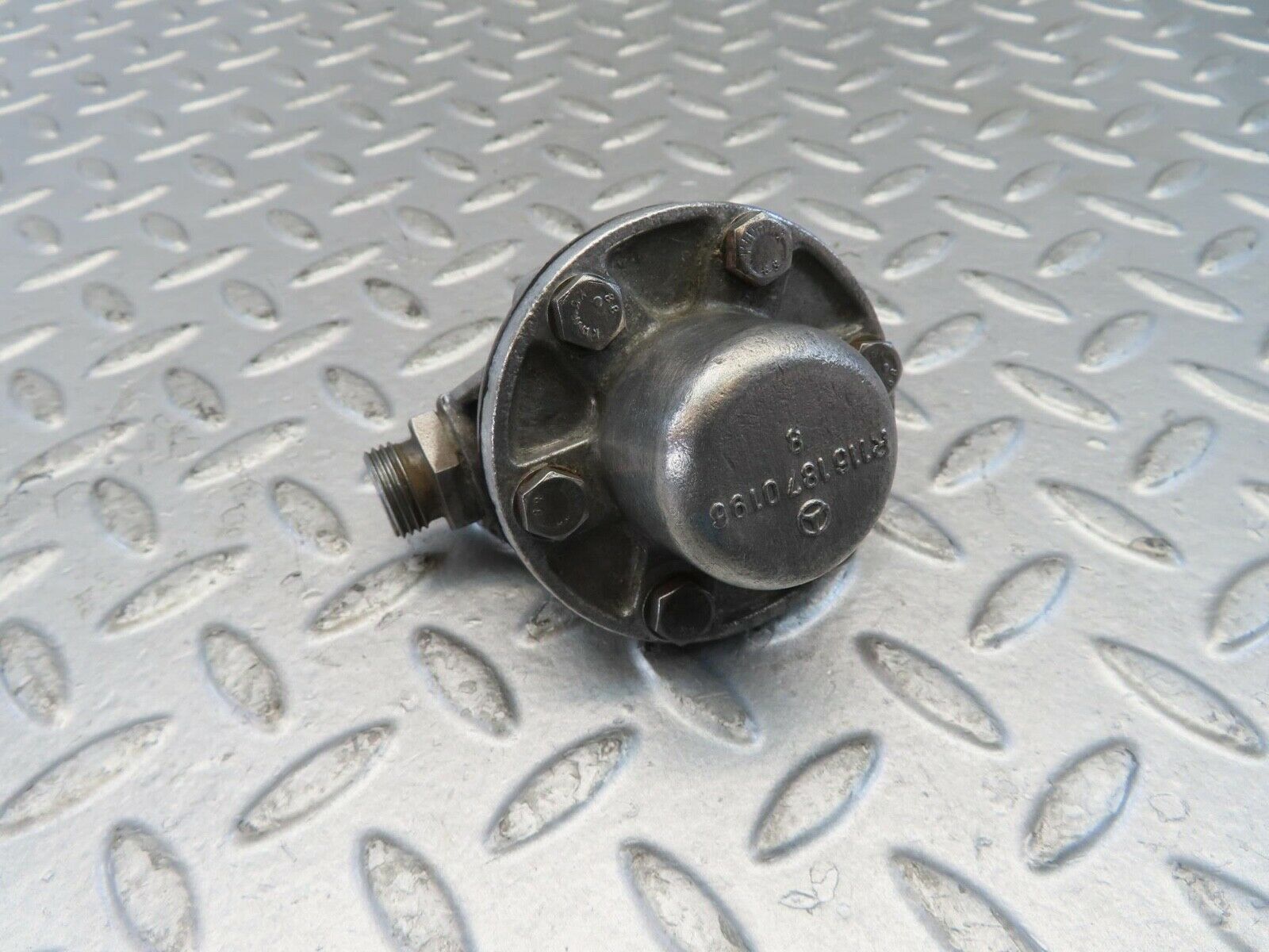 11041 Mercedes-Benz R107 W116 Oil Pressure Damper 1161870494