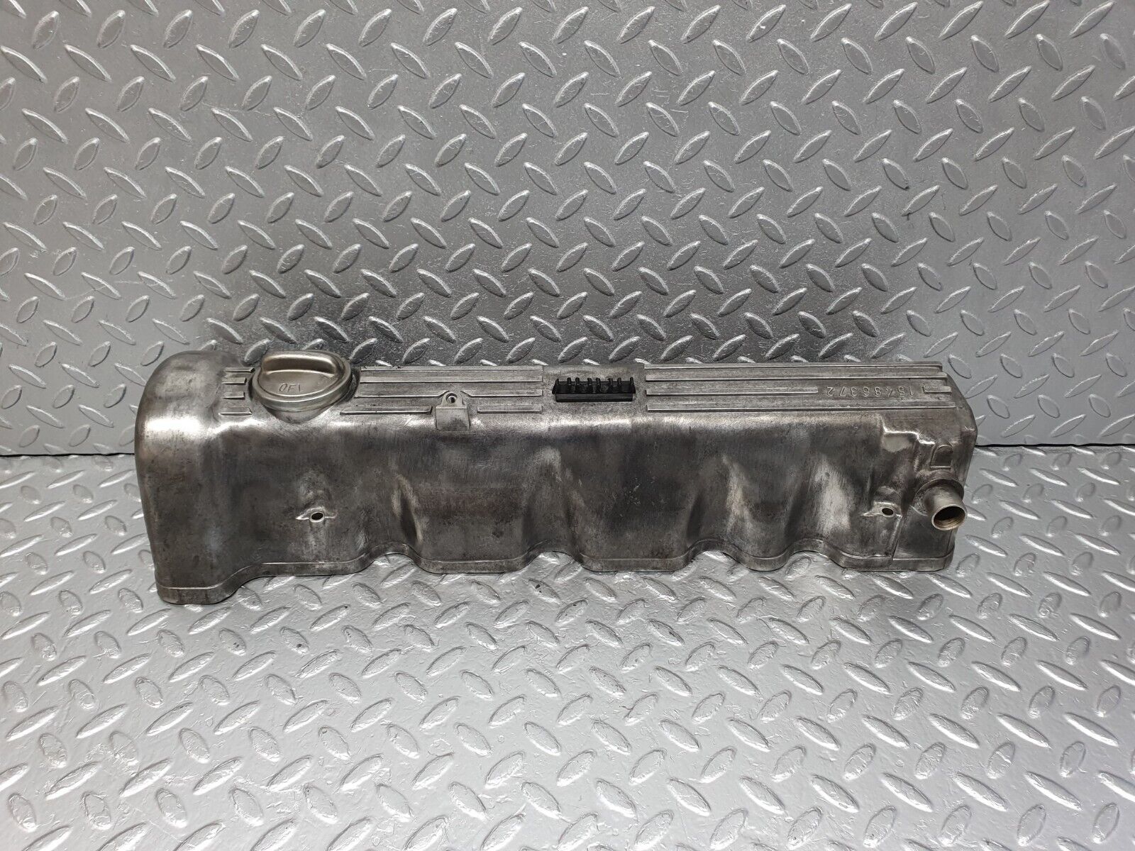 43734 Mercedes-Benz C126 380SEC Coupe Cylinder Head Cover Right 1170160105