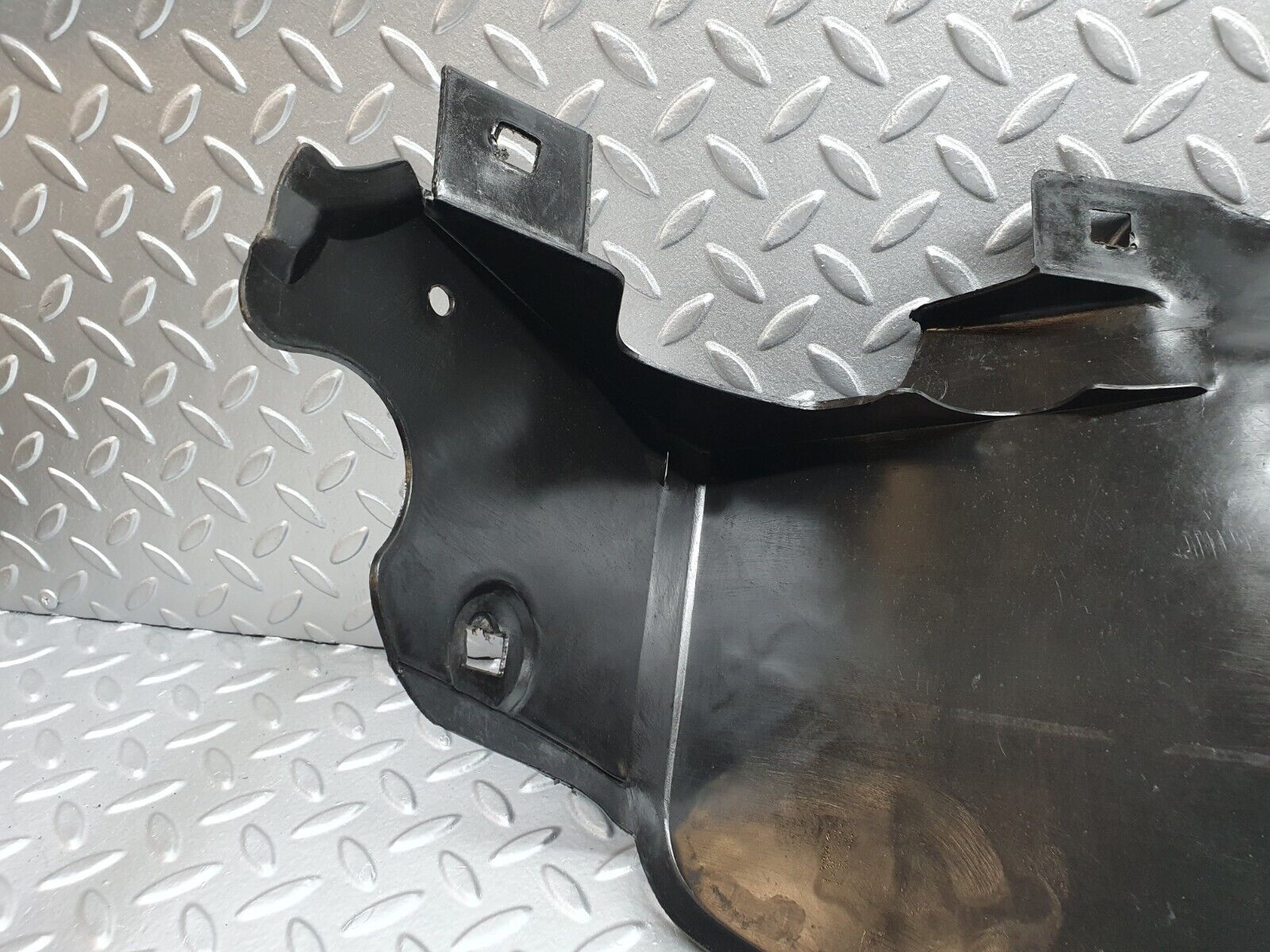 41930 Mercedes-Benz W202 C200 Front Right Inner Fender Wing Splash Guard 2026980230