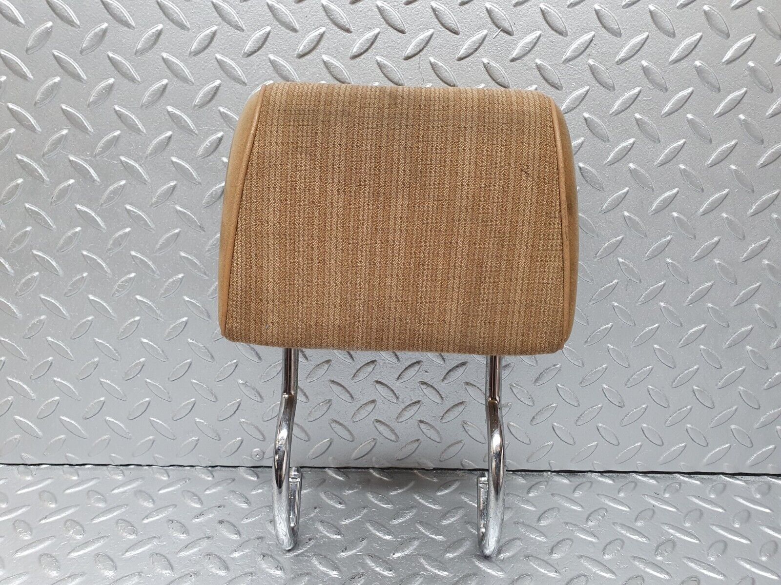 41725 Mercedes-Benz W124 200E Rear Headrest