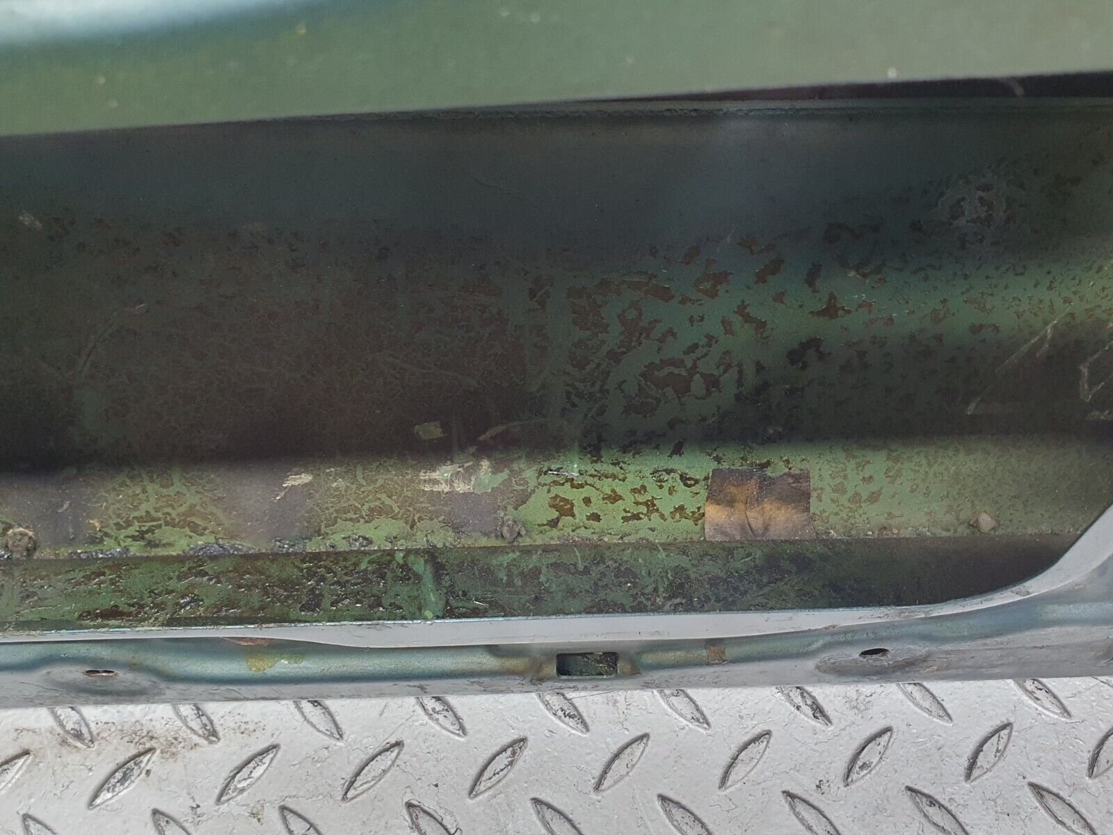 44056 Mercedes-Benz C123 230CE Coupe Left Door