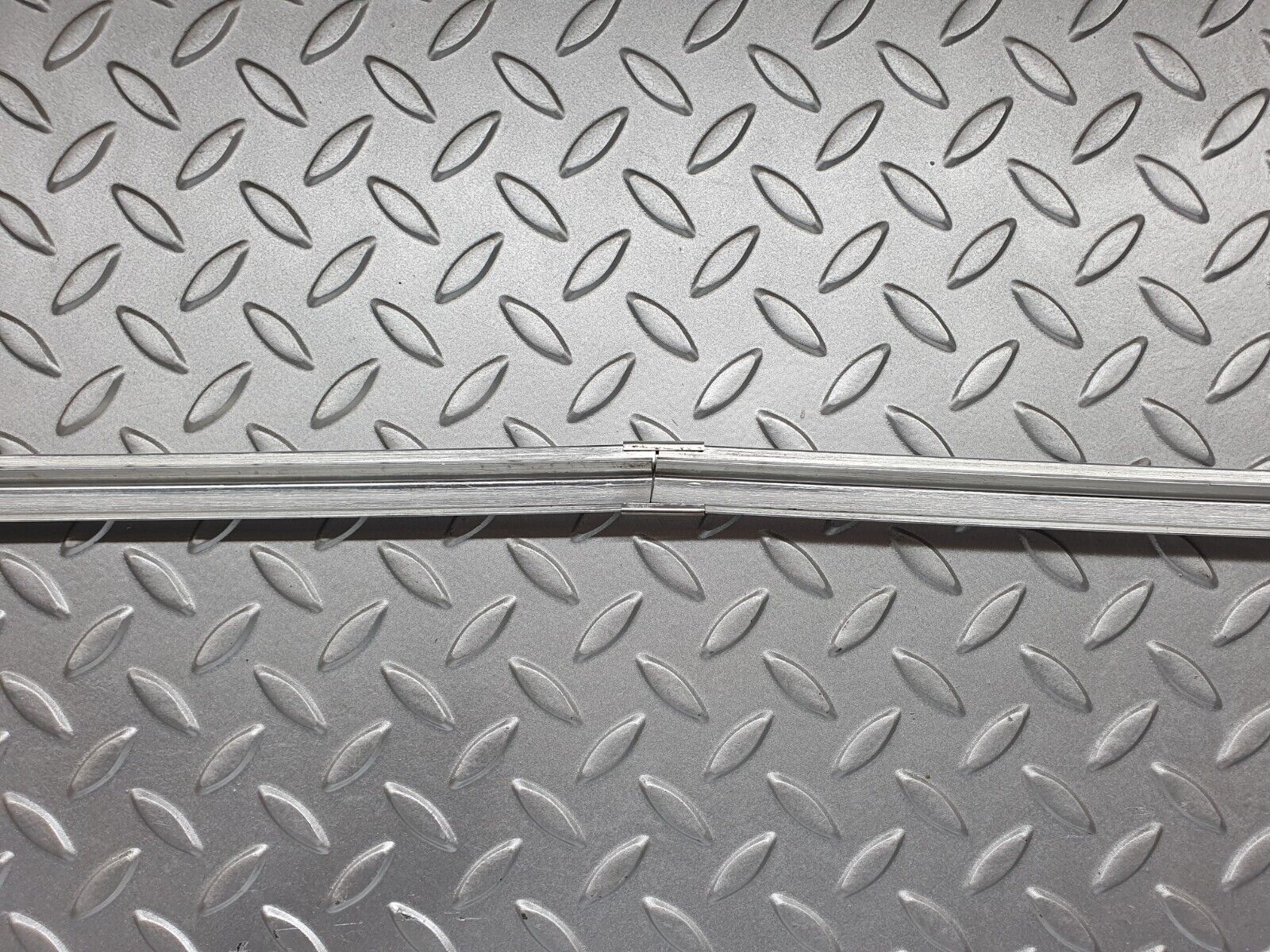 44102 Mercedes-Benz C123 230CE Coupe Rear Windscreen Chrome Frame