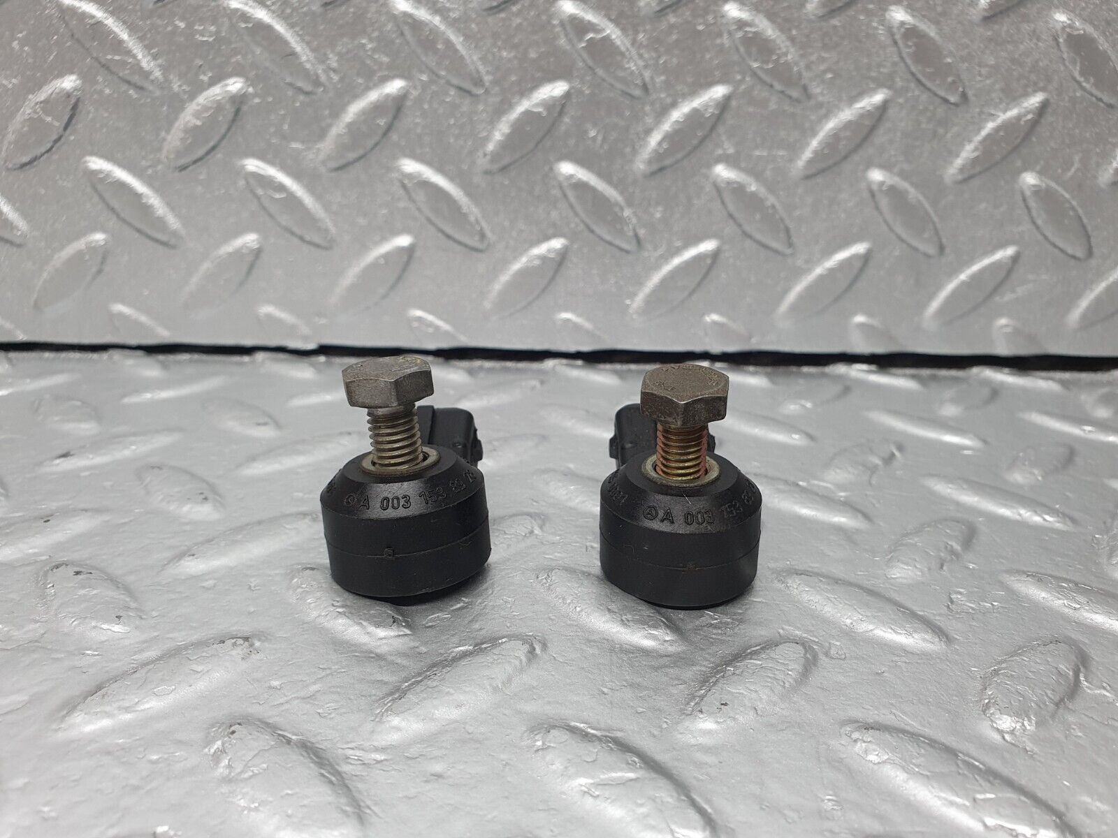 42250 Mercedes-Benz R129 320SL Coupe Knock Sensor Siemens 2X 0031538928