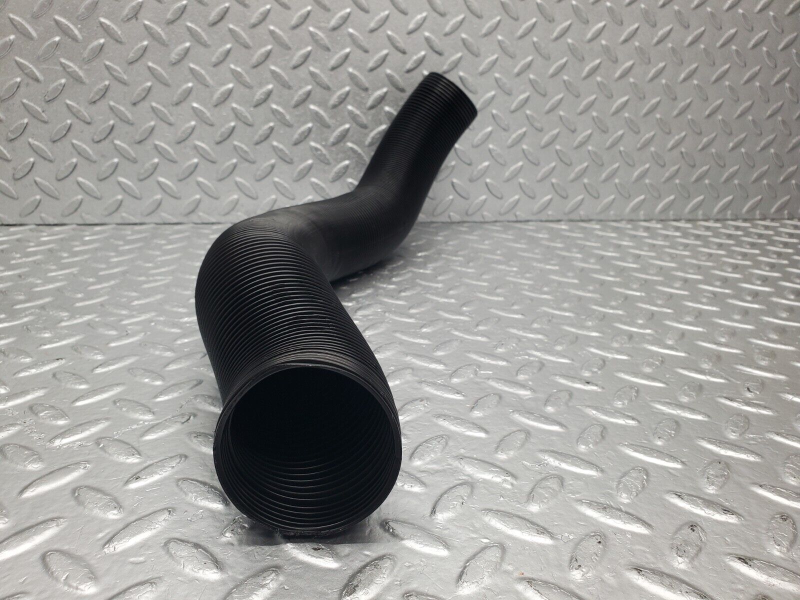 46337 Mercedes-Benz C123 280CE Coupe Heater Pipe Air Pipe Right Side