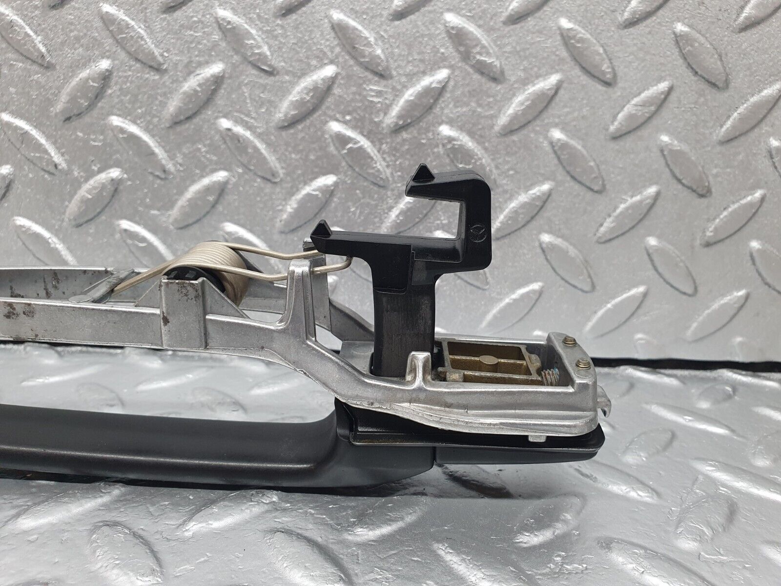 42780 Mercedes-Benz W201 190 2.0L Rear Right Door Exterior Handle