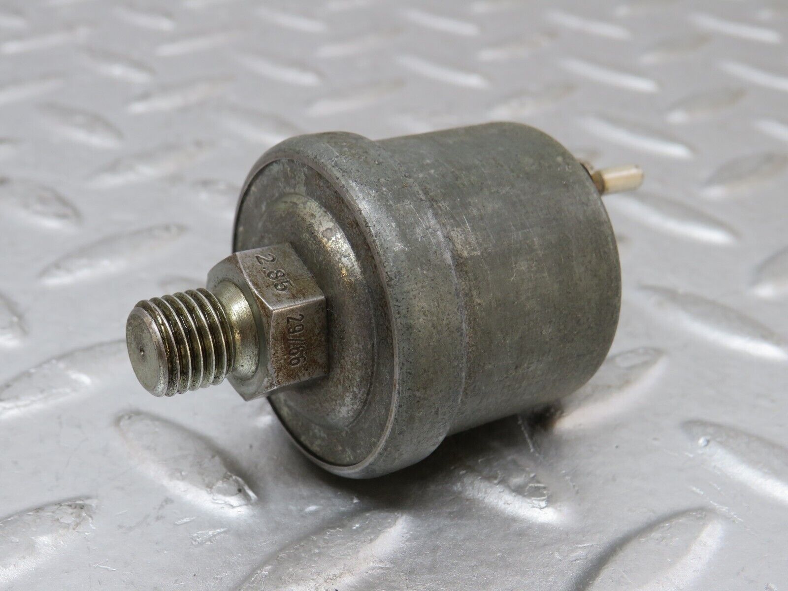 35536 Mercedes-Benz R107 280SL Oil Pressure Sensor VDO 0055421817