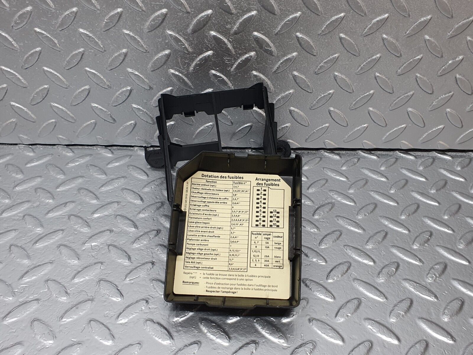 42100 Mercedes-Benz W202 C200 Fuse Box Cover Lid 2025450803 2025455140 2025453900