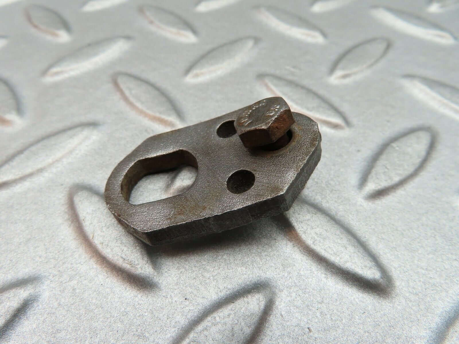 5125 Mercedes-Benz R107 350SL Fuel Injector Bracket