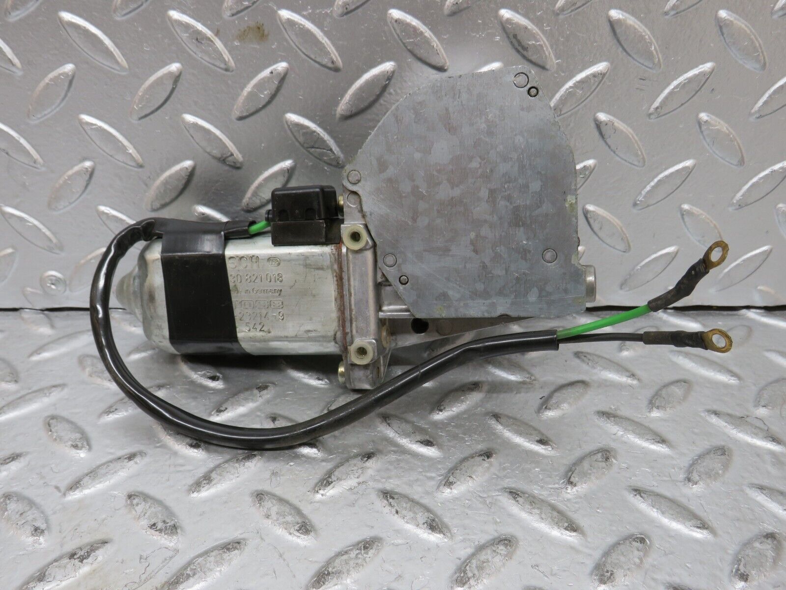 27416 Mercedes-Benz W123 280E Front Left Window Regulator Motor 0130821018