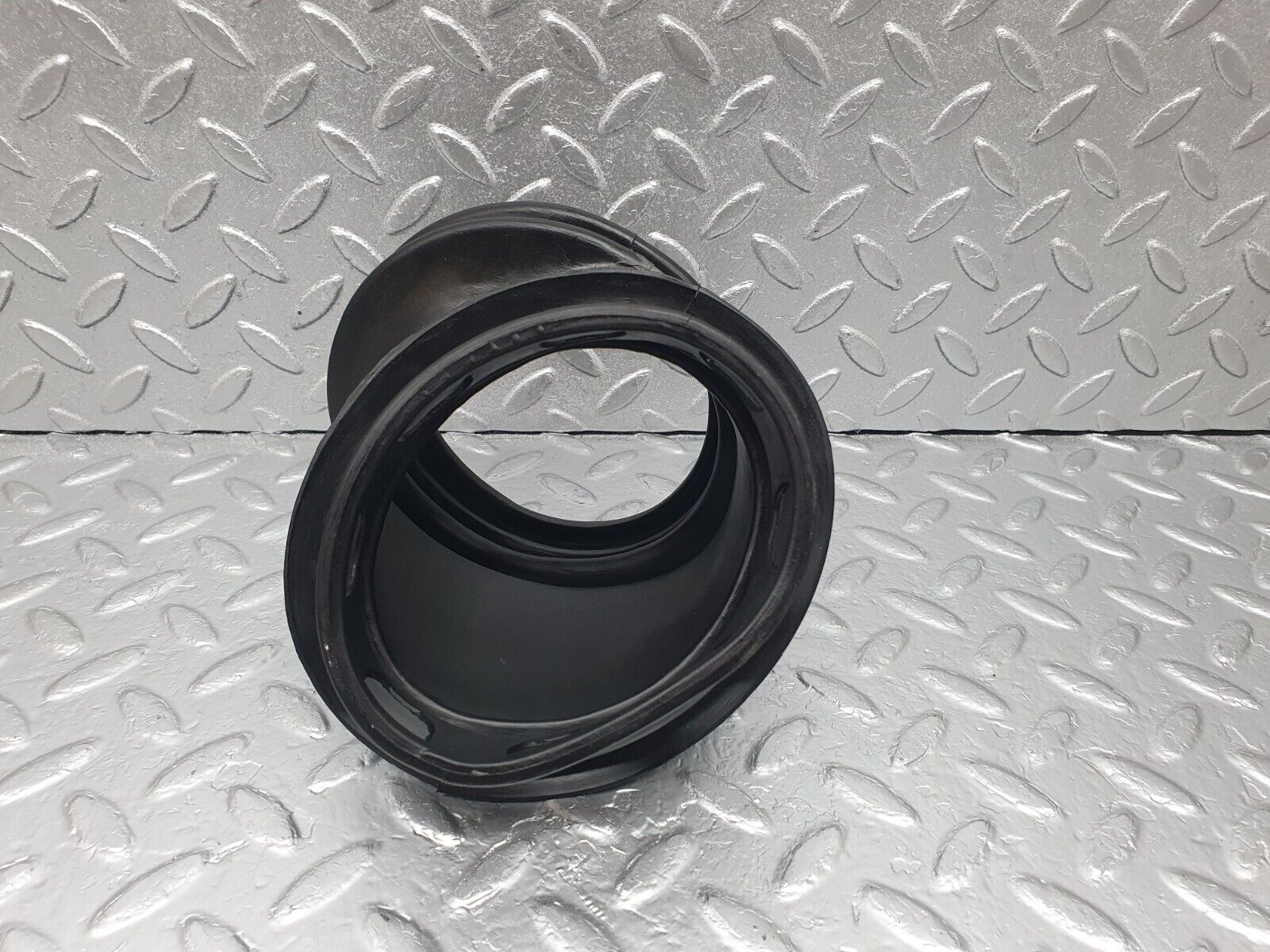 43609 Mercedes-Benz C126 380SEC Coupe Fuse Box Rubber Grommet 1265450146