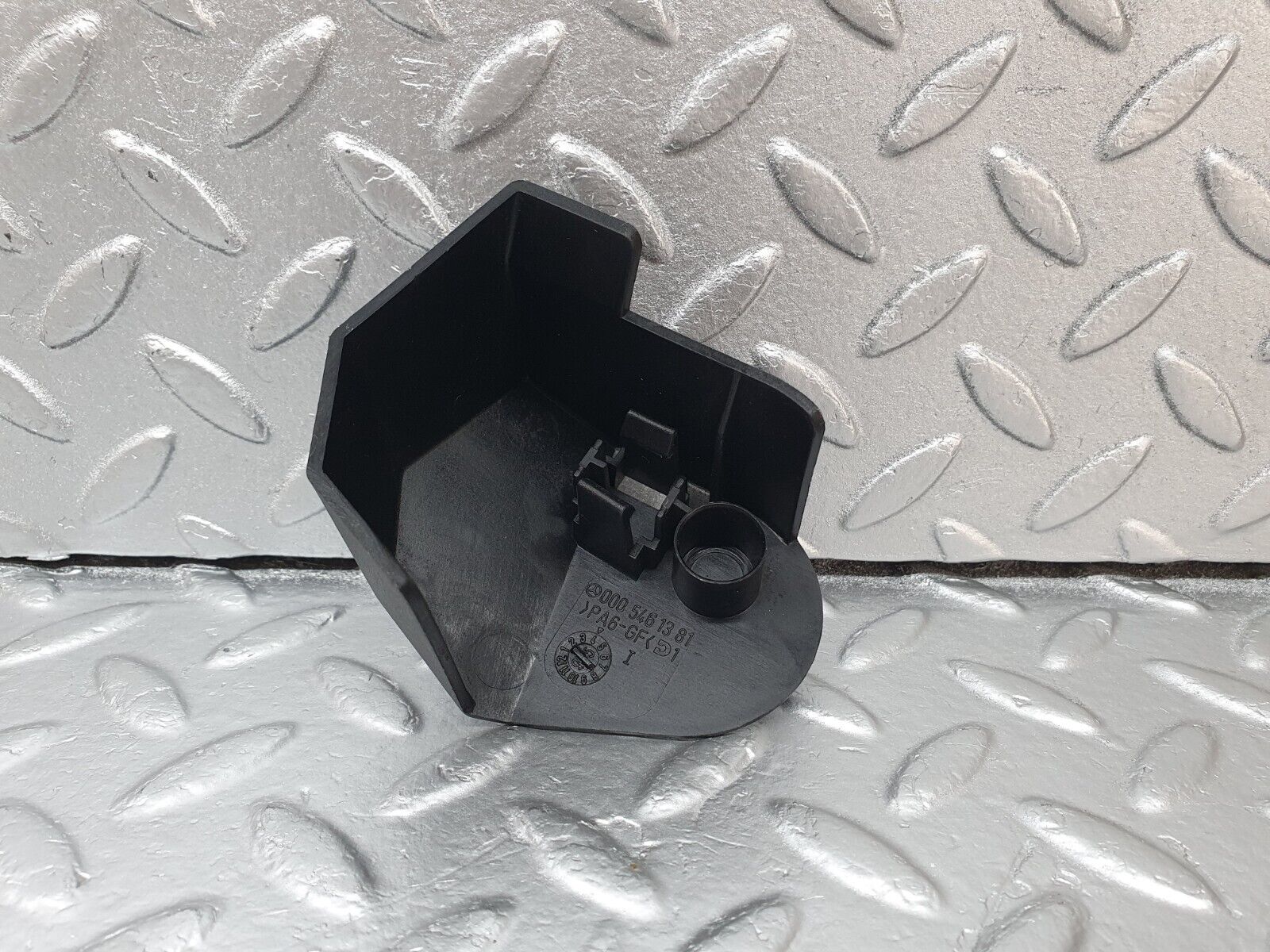 42544 Mercedes-Benz R129 320SL Coupe Starter Motor Cable Wire Plastic Cover 0005461381