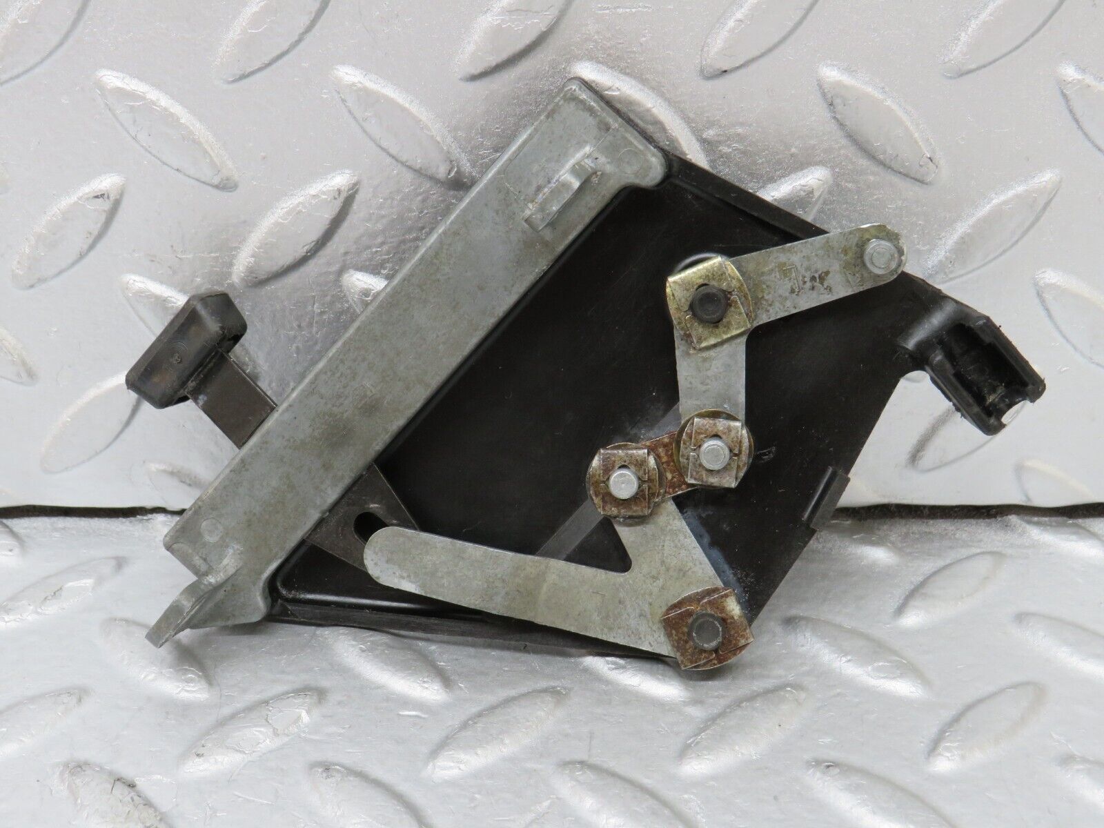 35539 Mercedes-Benz R107 280SL Air Vent Control Lever Left 1078300385