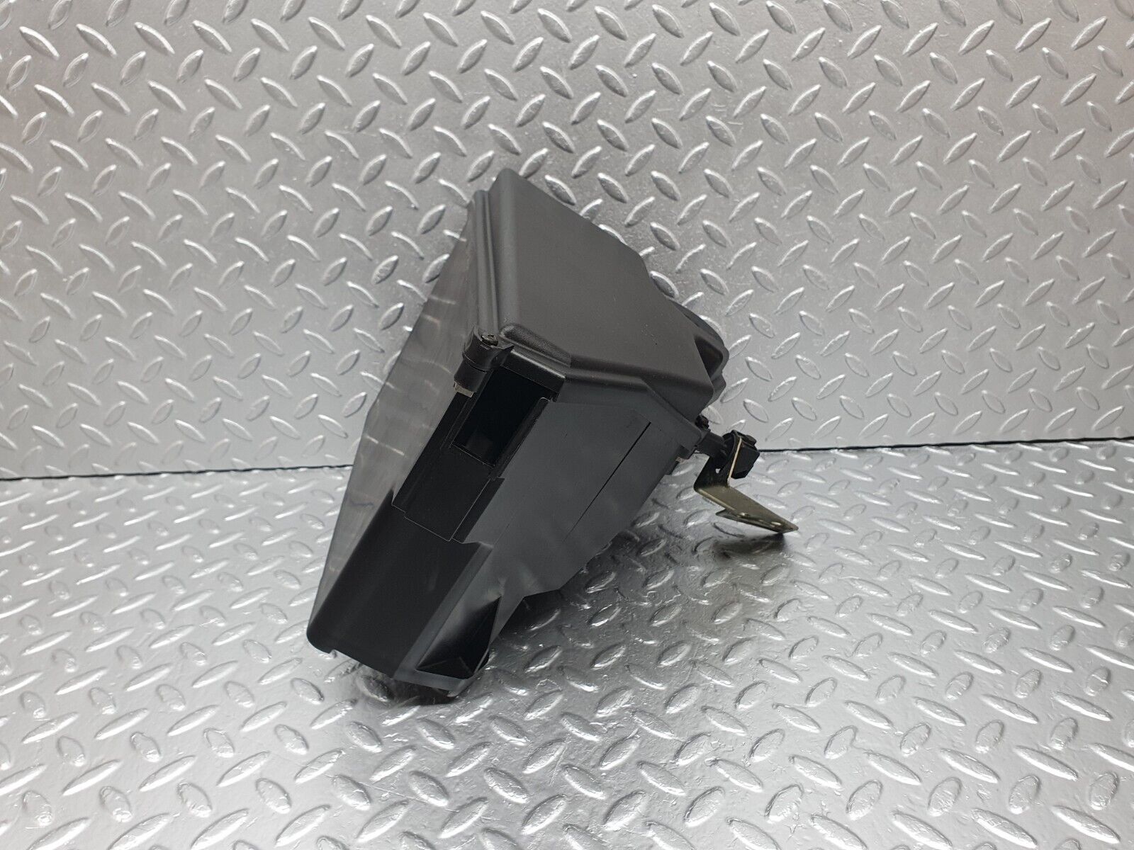 42094 Mercedes-Benz W202 C200 ECU Fuse Box Housing 2025400624 2025400682