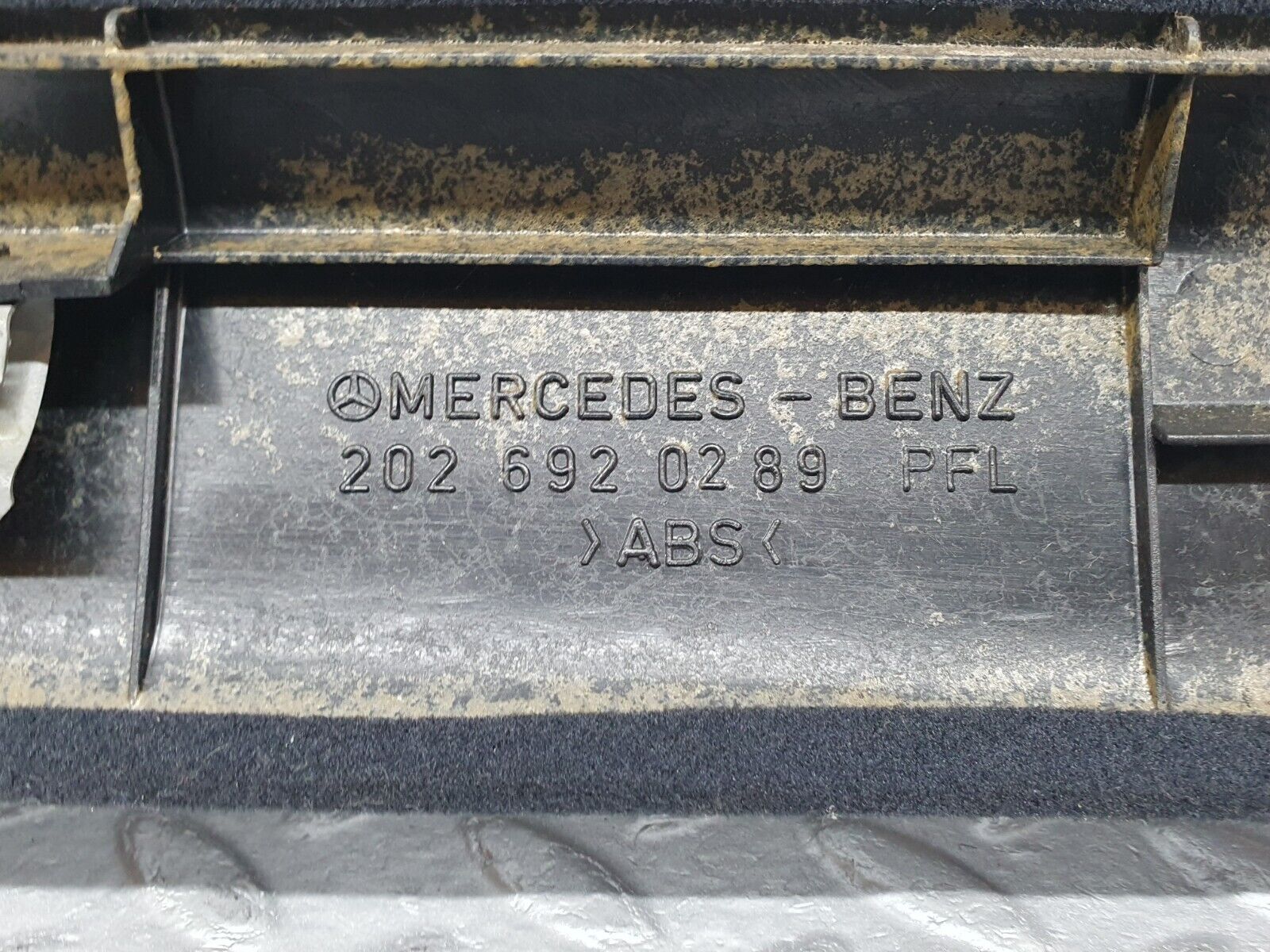 41759 Mercedes-Benz W202 C200 A Pillar Trim Cover Right Side Grey 2026920289