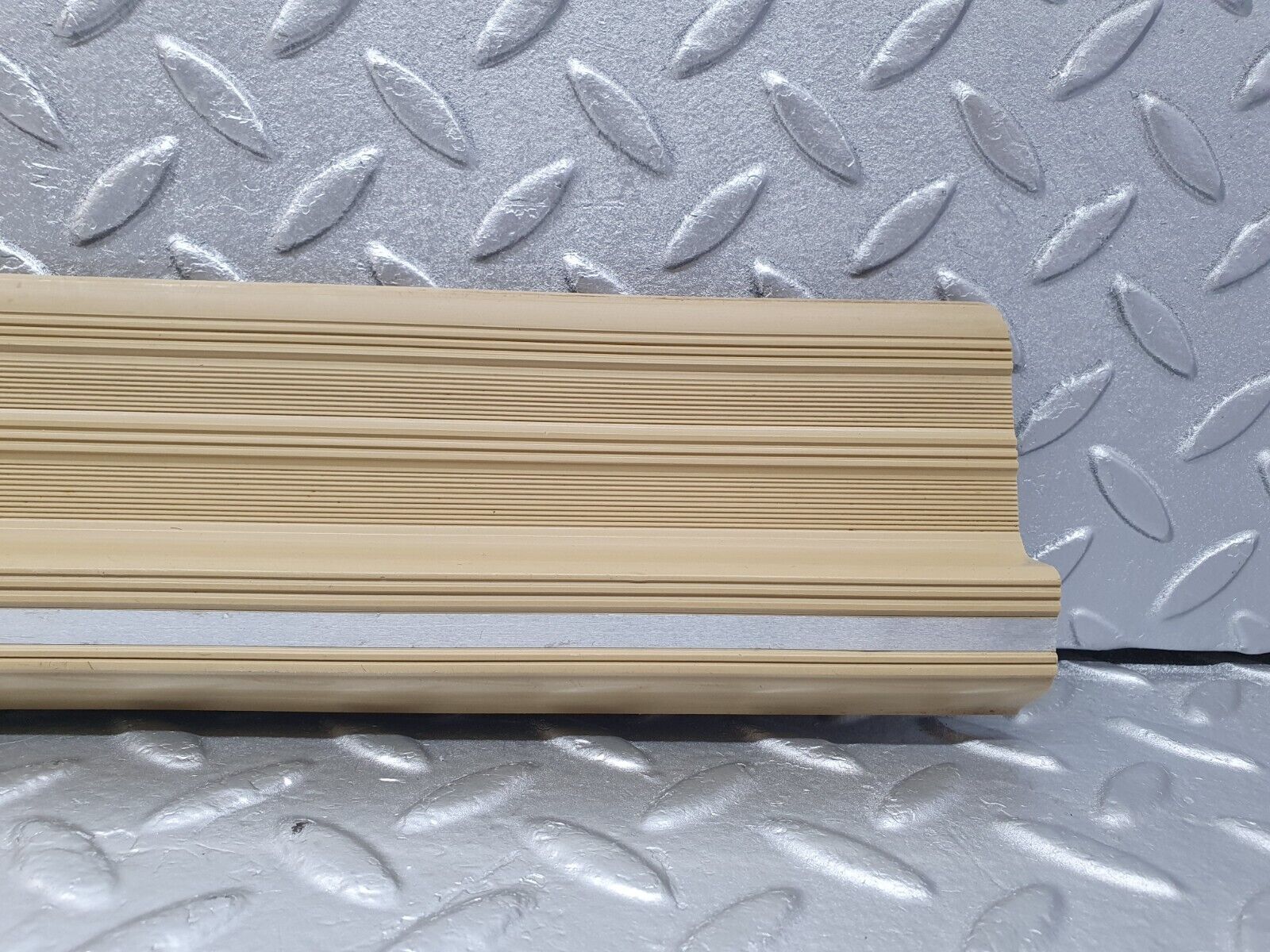 43963 Mercedes-Benz C123 230CE Coupe Left Door Sill Trim Beige