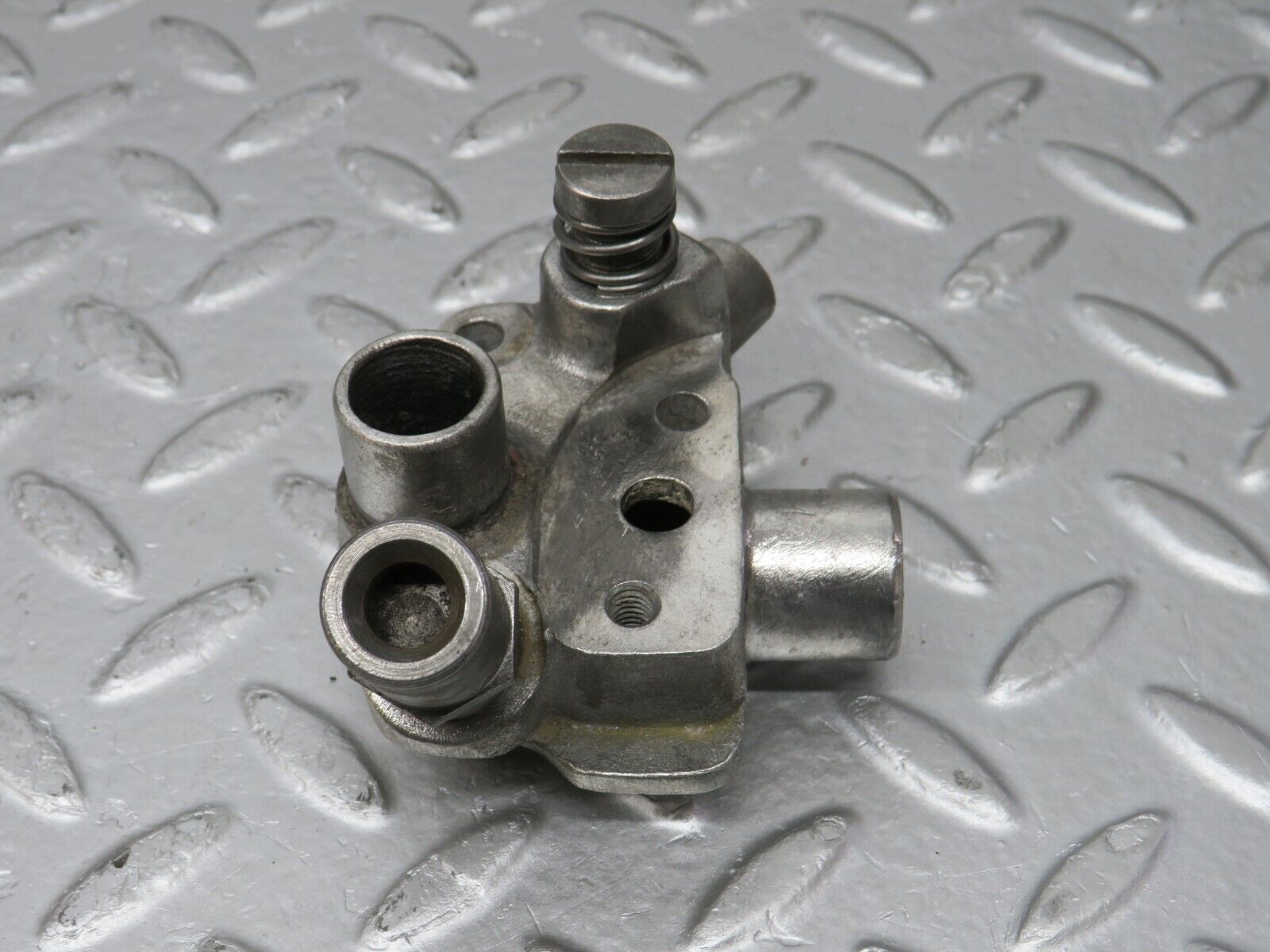 32860 Mercedes-Benz C107 R107 350 V8 Auxiliary Air Valve 1160940012