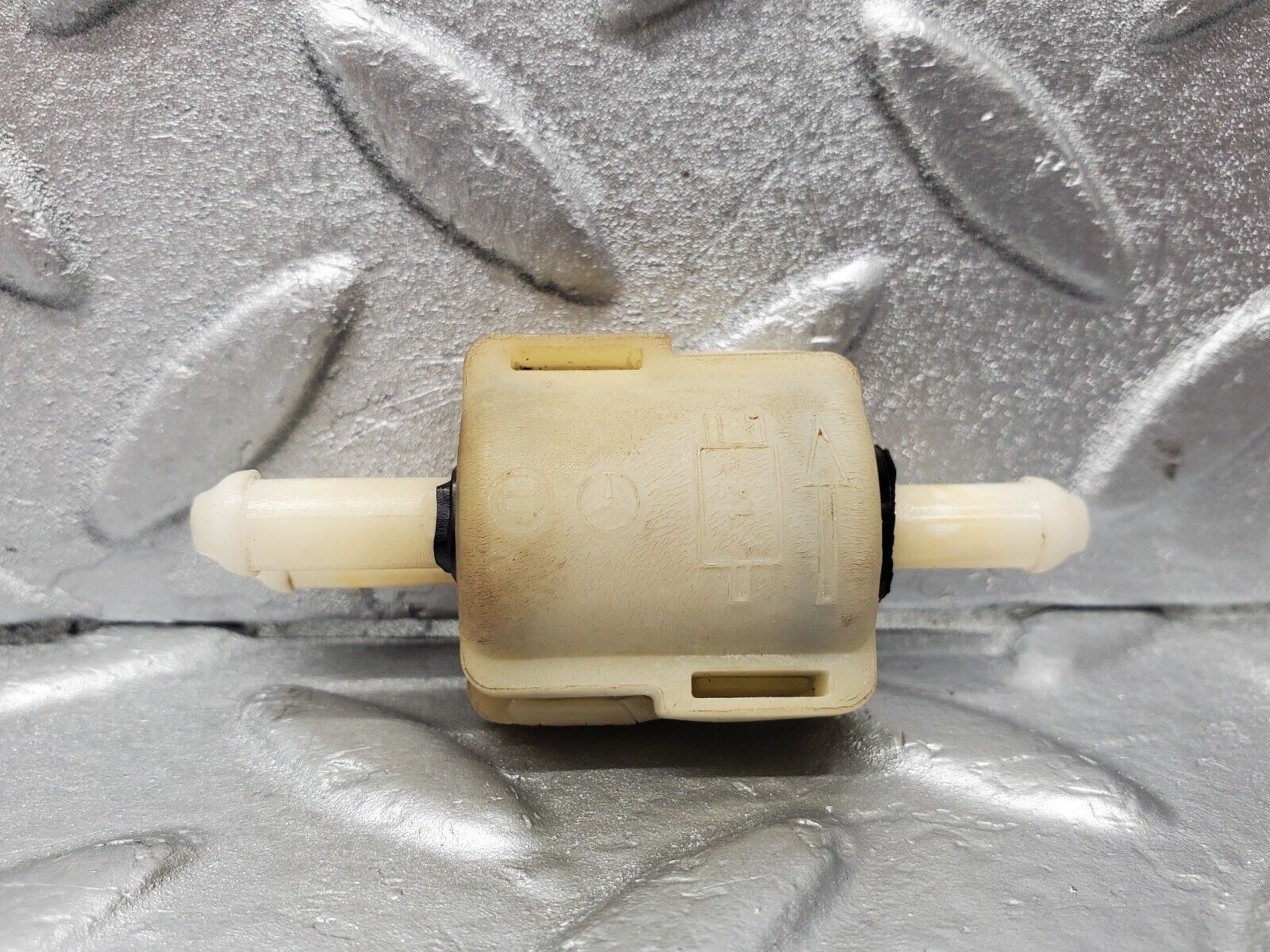 46541 Mercedes-Benz C123 280CE Coupe Windscreen Washer Fluid Distributor