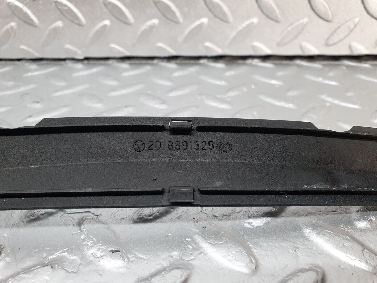 42888 Mercedes-Benz W201 190 2.0L Windscreen Washer Nozzle Cover Trim 2018891325