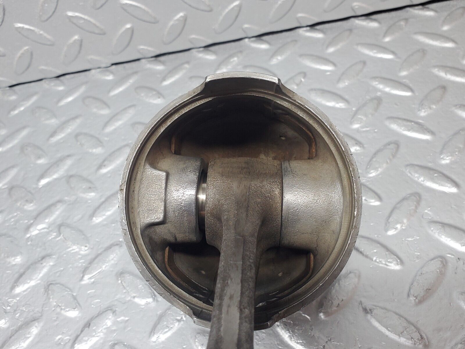 44300 Mercedes-Benz W123 280E Piston With Connecting Rod 85.985Mm 11005