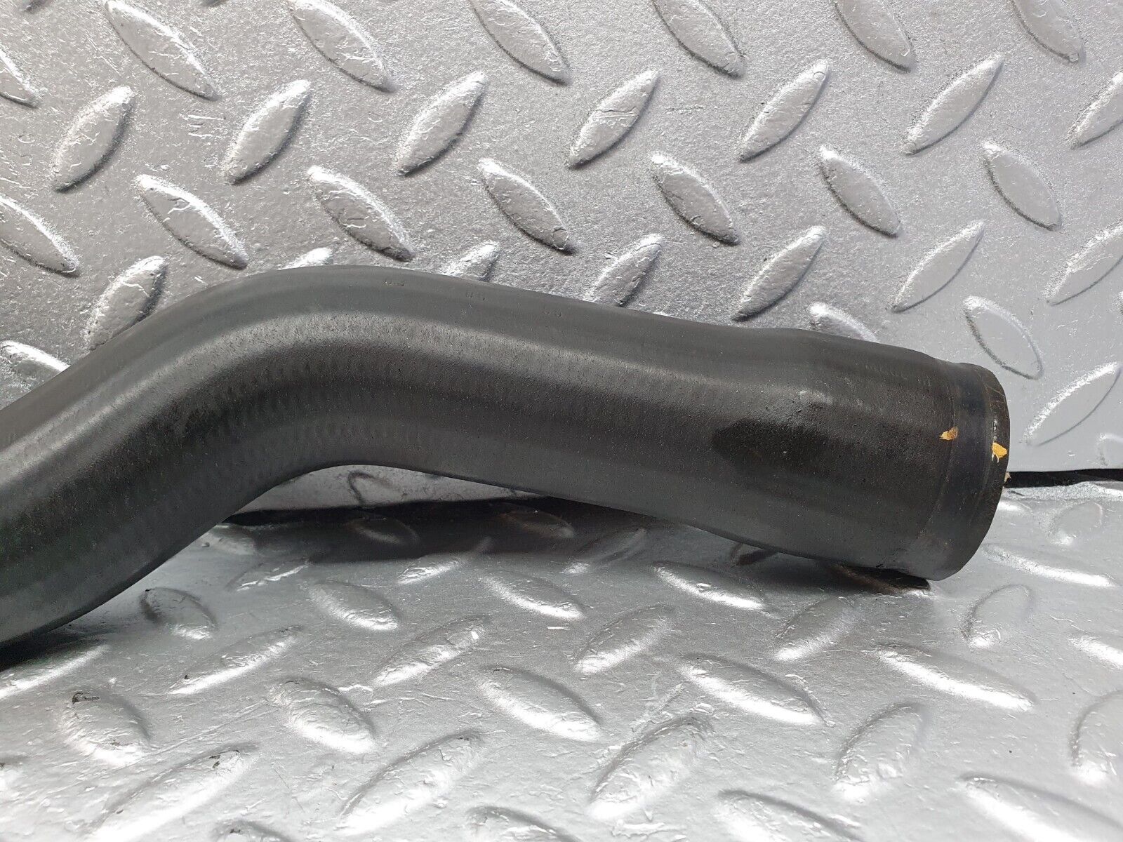 42519 Mercedes-Benz R129 320SL Coupe Radiator Upper Hose Pipe 1295012382