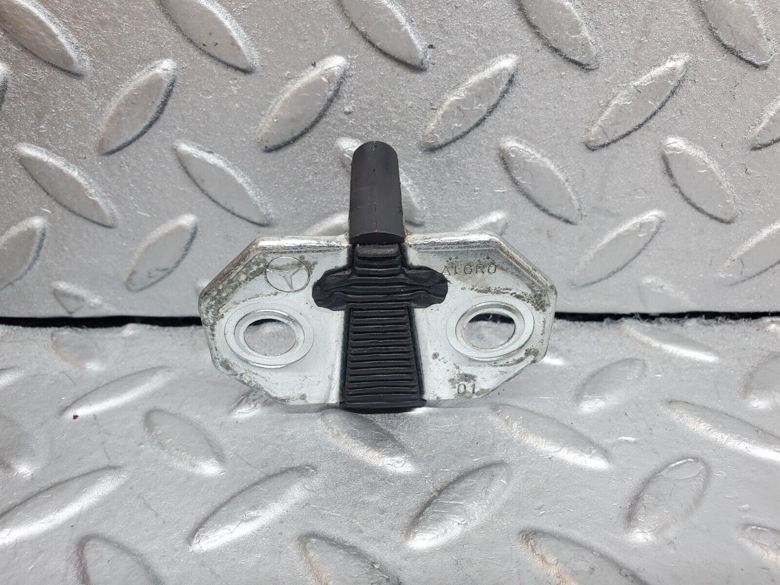 44786 Mercedes-Benz W124 220E Door Lock Latch