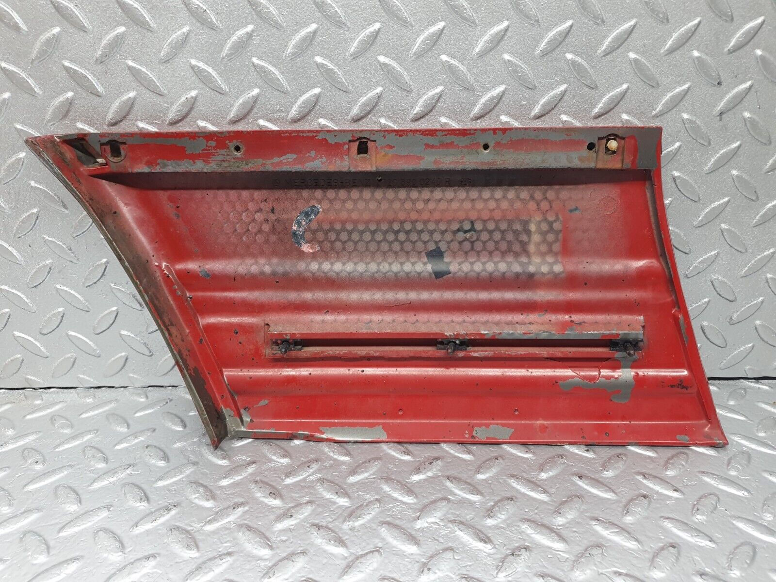 43491 Mercedes-Benz C126 380SEC Coupe Front Right Fender Wing Lower Moulding Trim