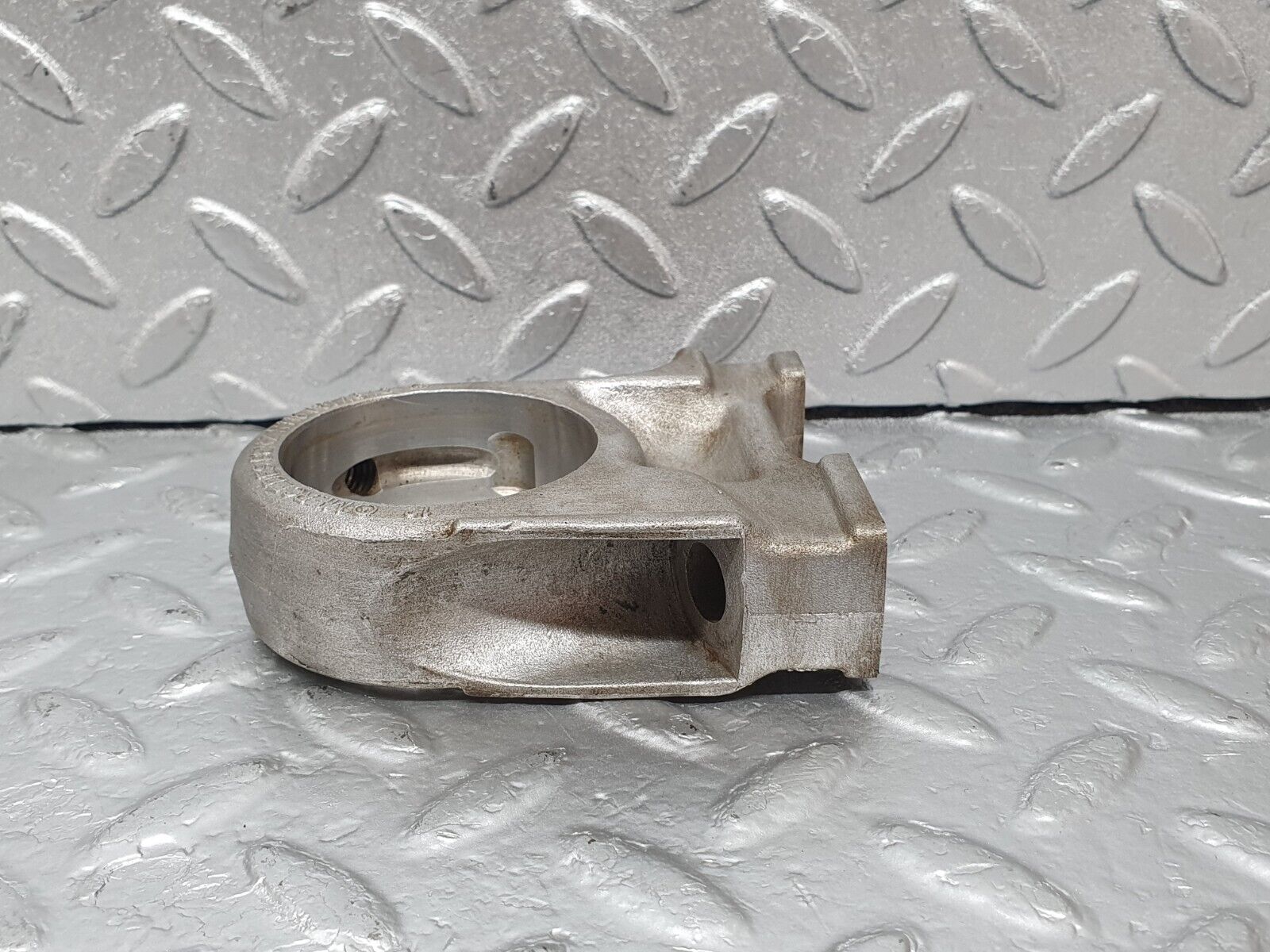 43798 Mercedes-Benz C126 380SEC Coupe Camshaft Tower Bearing 1160514612