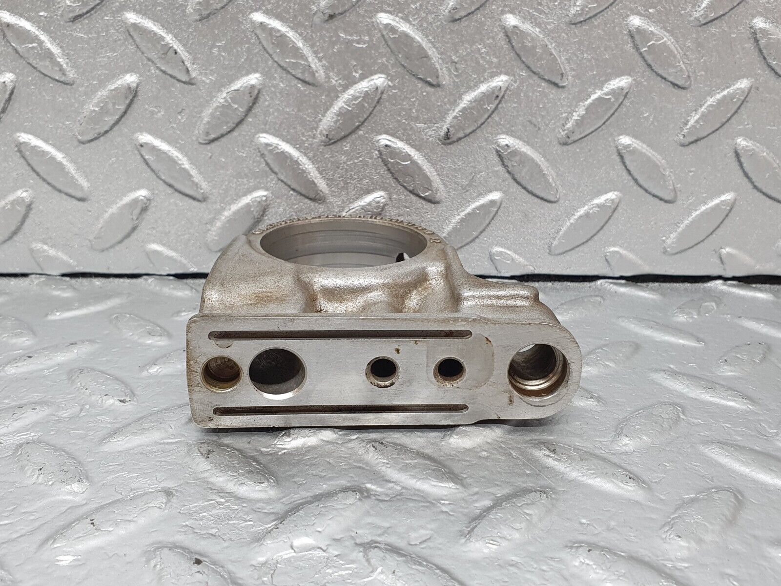 43797 Mercedes-Benz C126 380SEC Coupe Camshaft Tower Bearing 1160515118