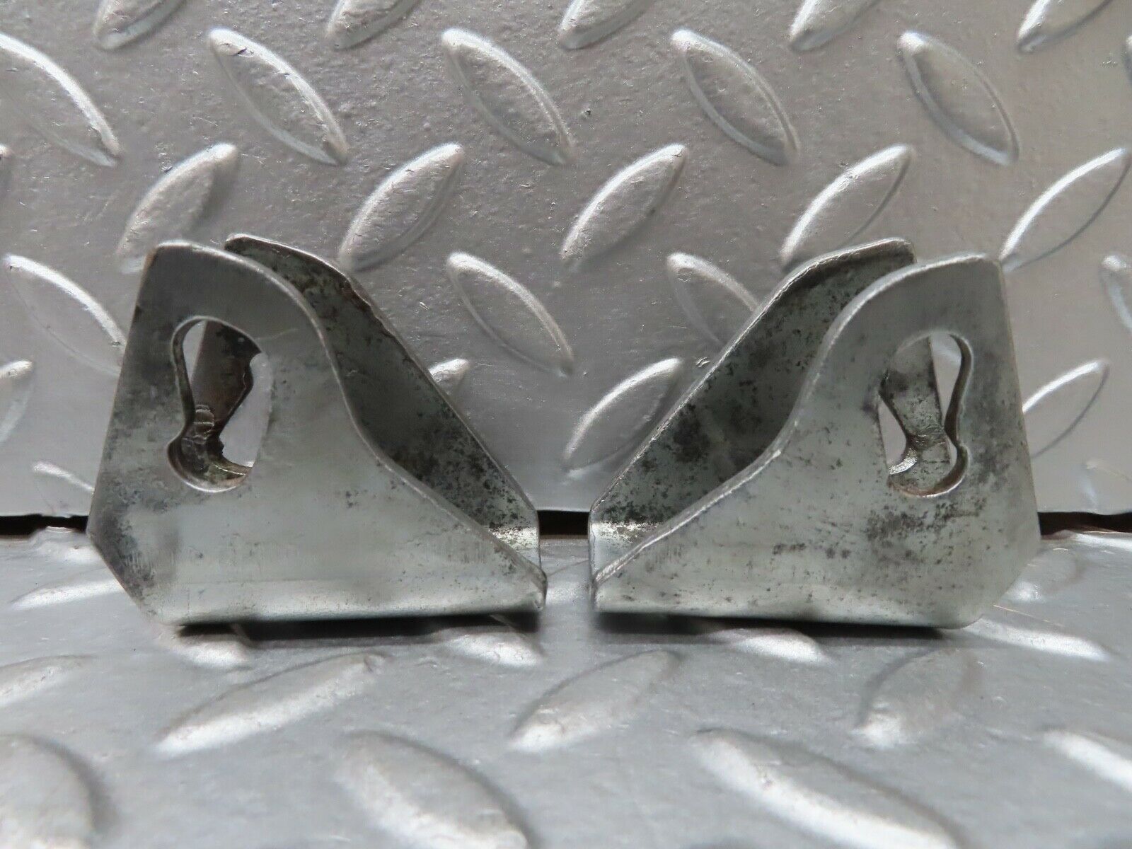 20506 Mercedes-Benz R107 450SL Soft Top Bracket Pair