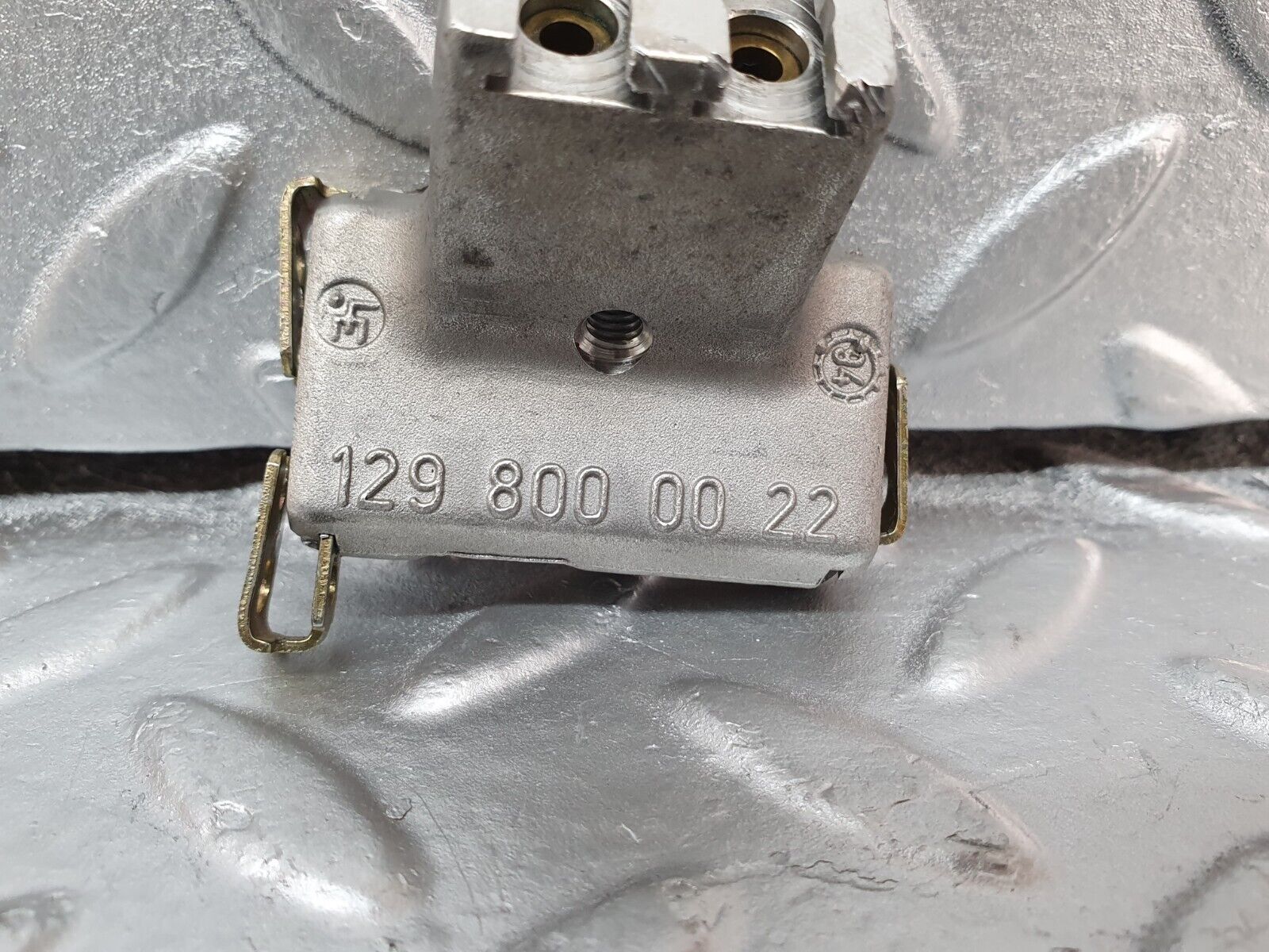 42160 Mercedes-Benz R129 320SL Coupe Soft Top Hydraulic Distributor 1298000022