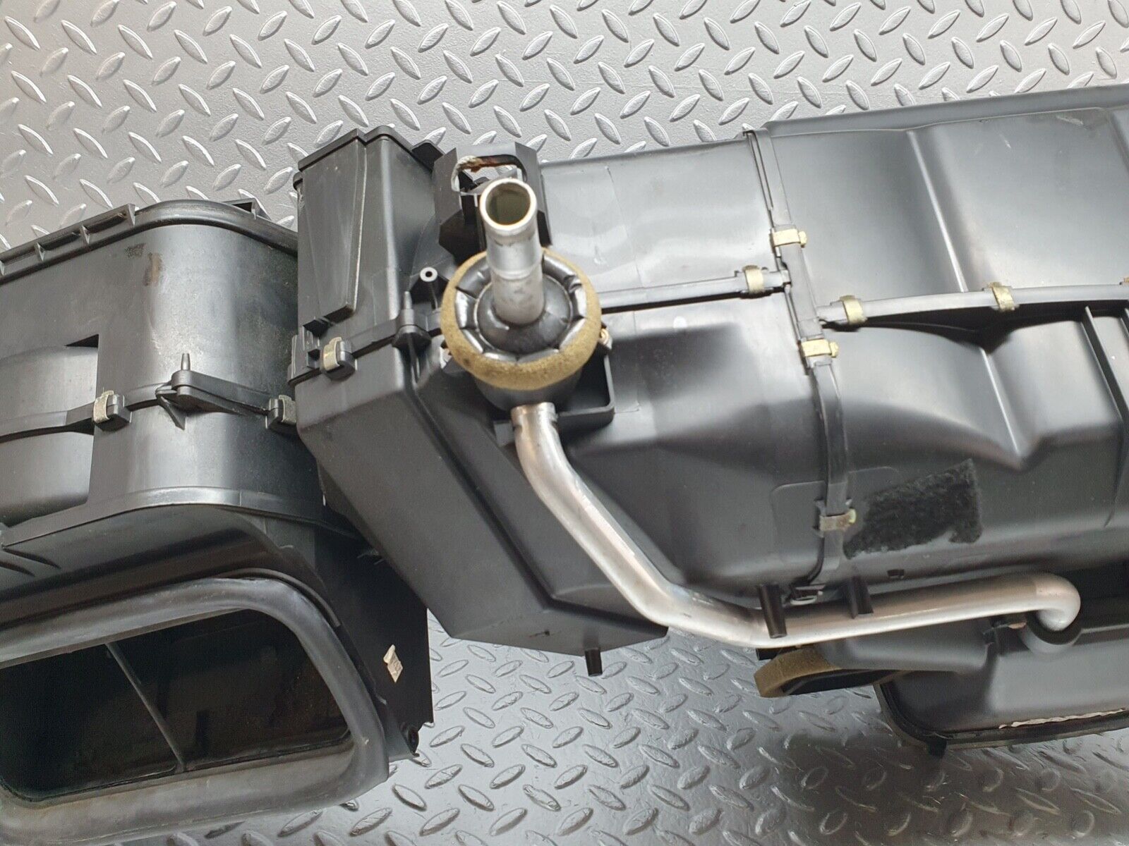 41995 Mercedes-Benz W202 C200 Heater Box Blower Housing Valeo 2028303962