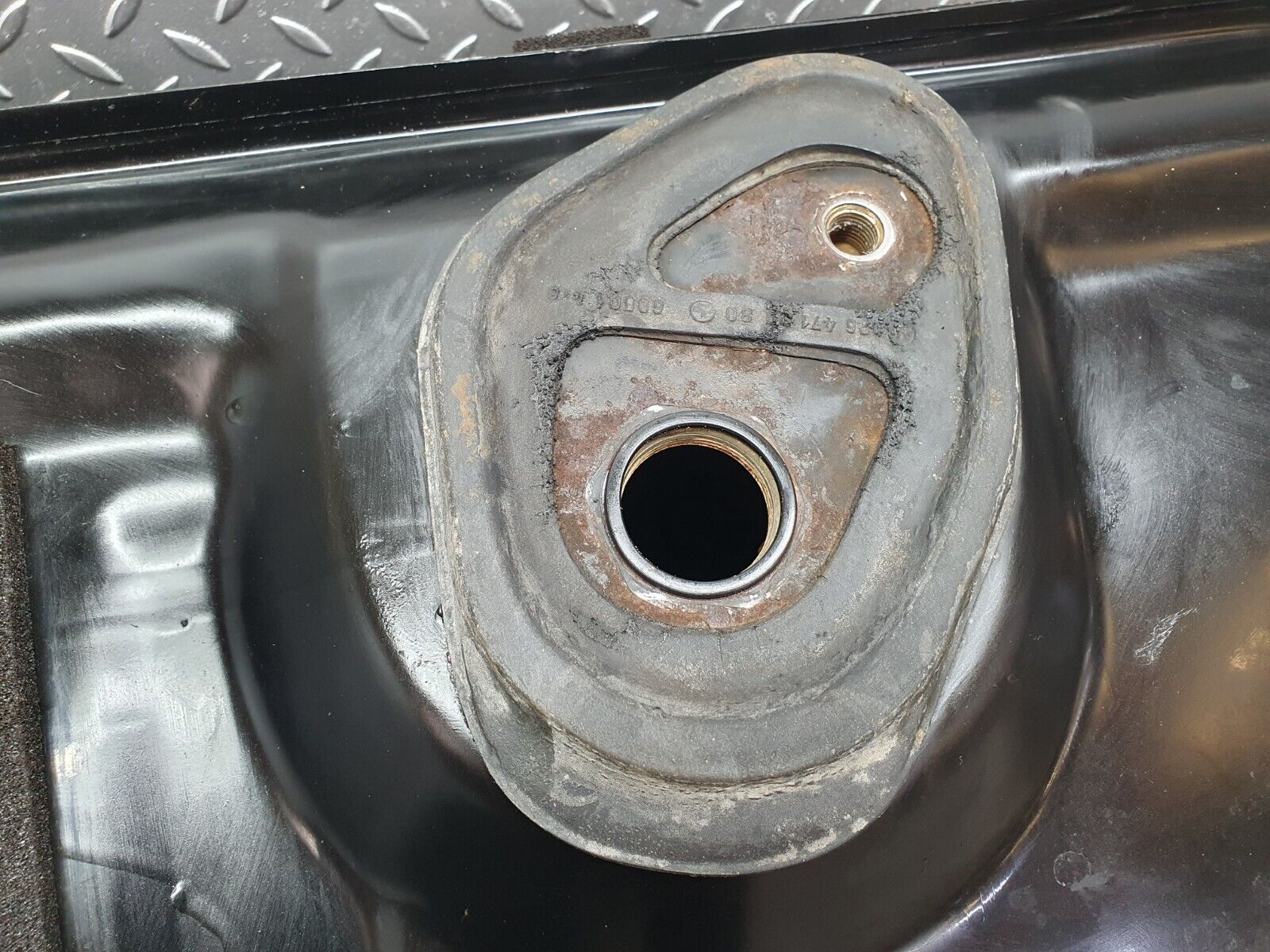 43854 Mercedes-Benz C126 380SEC Coupe Fuel Tank