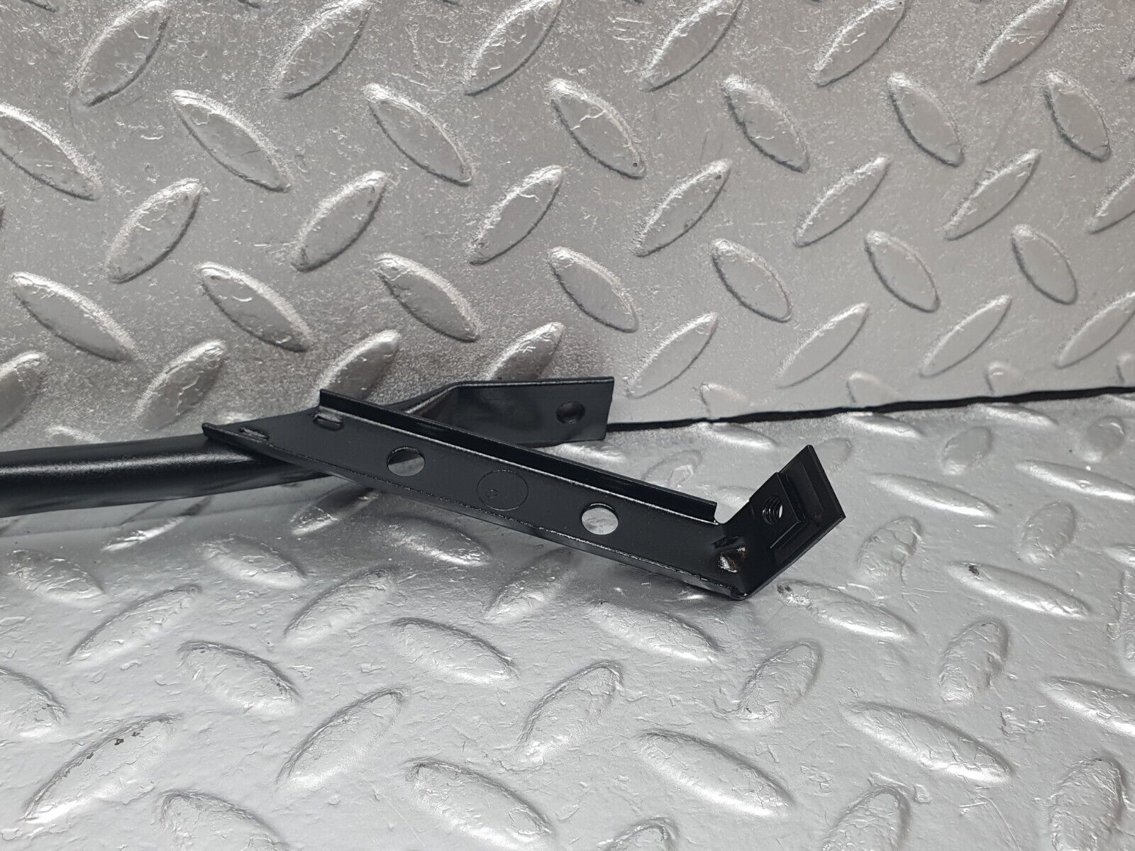 43936 Mercedes-Benz C123 230CE Coupe Horn Bracket