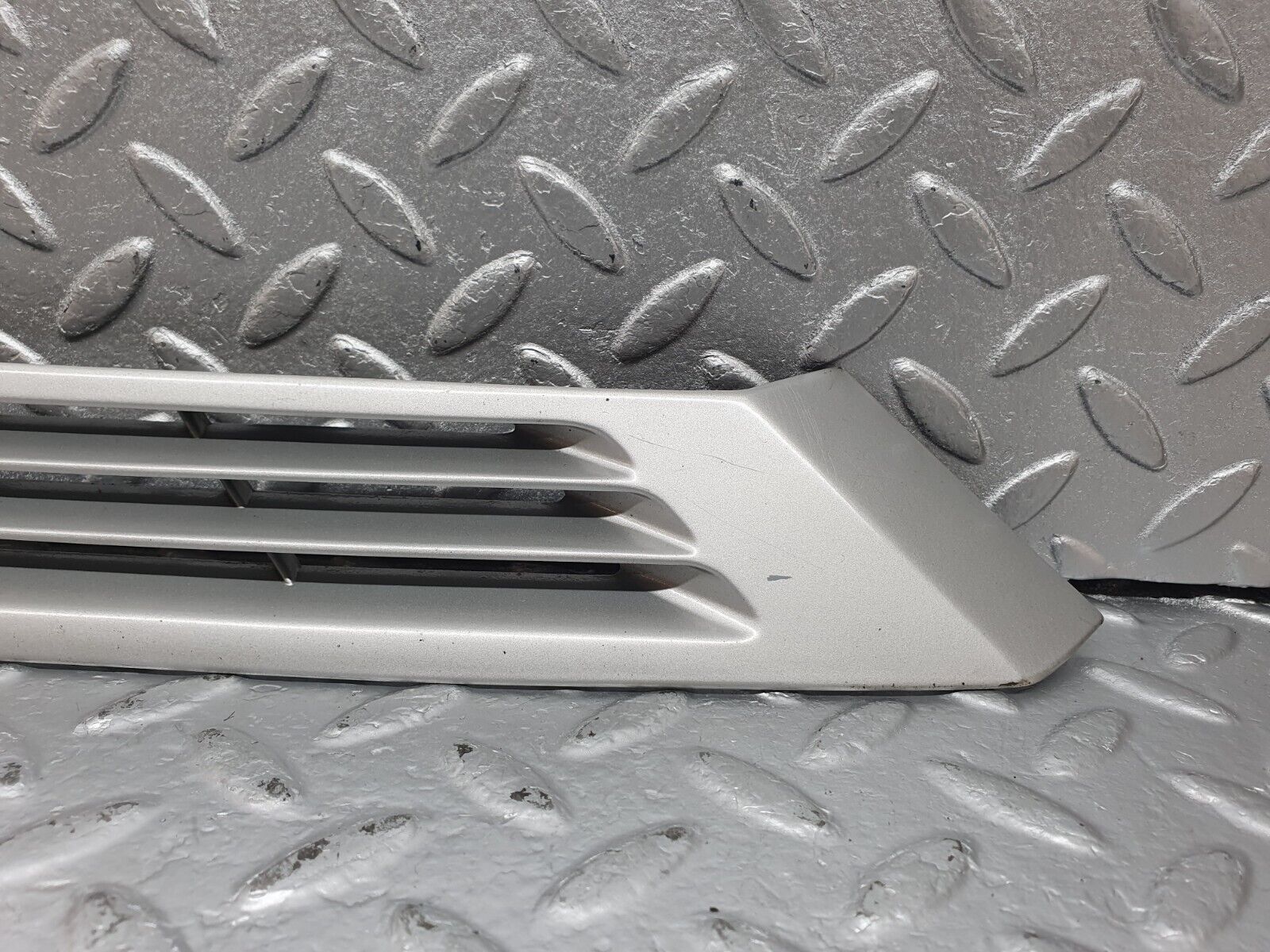 42740 Mercedes-Benz W201 190 2.0L C Pillar Exterior Cover Left Side 2016980189