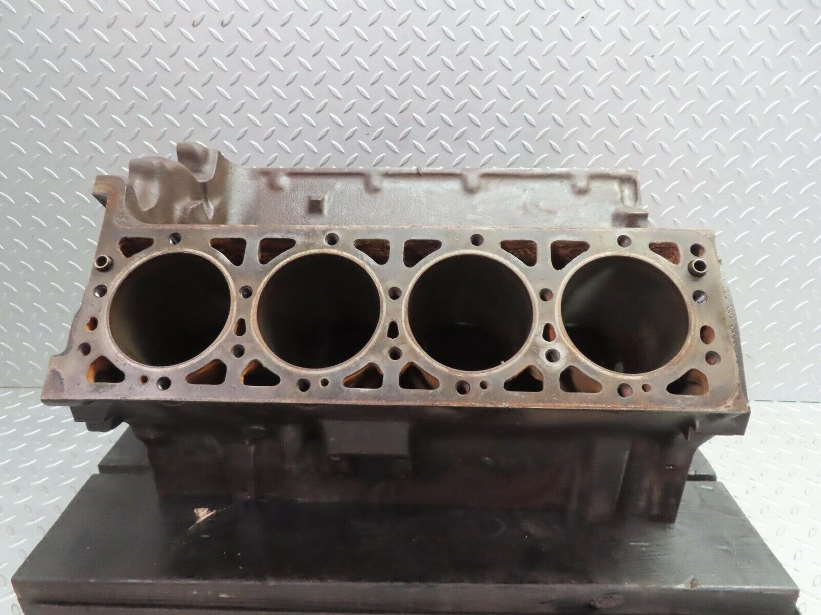 15799 Mercedes-Benz R107 450SL Engine Block 1170111101 M117.985