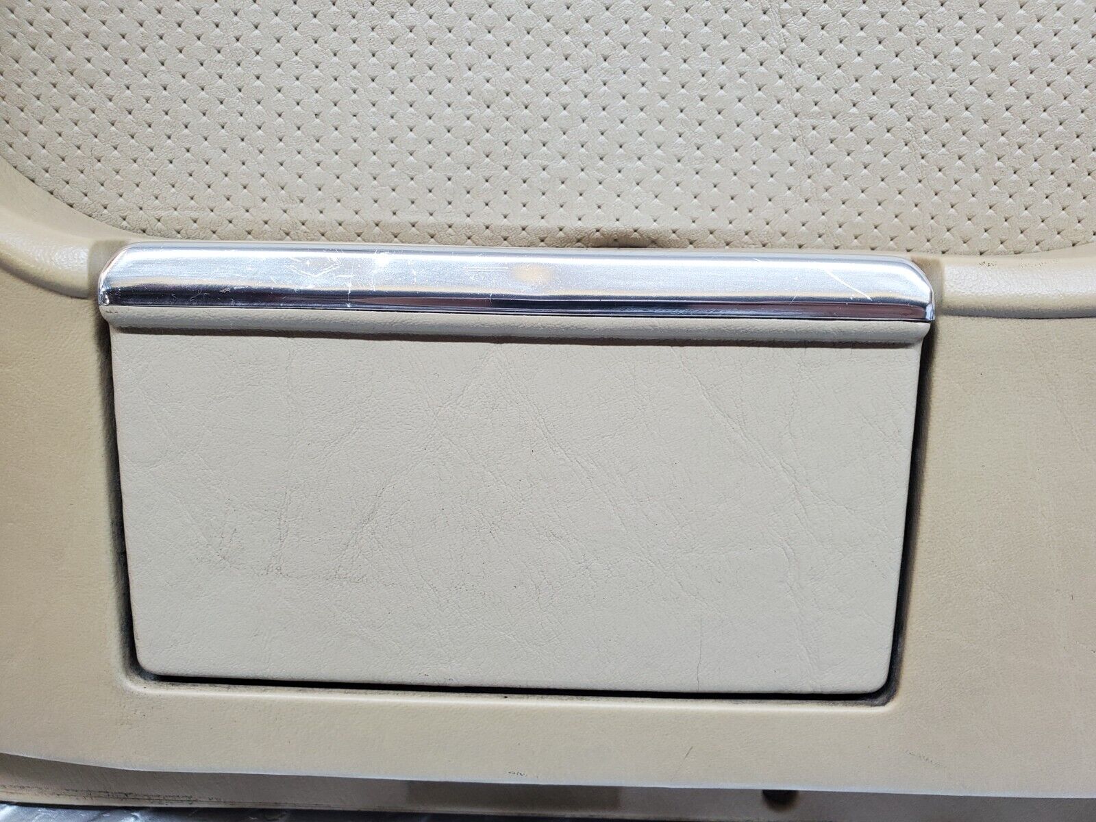 45720 Mercedes-Benz W126 420SE Rear Right Door Card Beige 1267370270